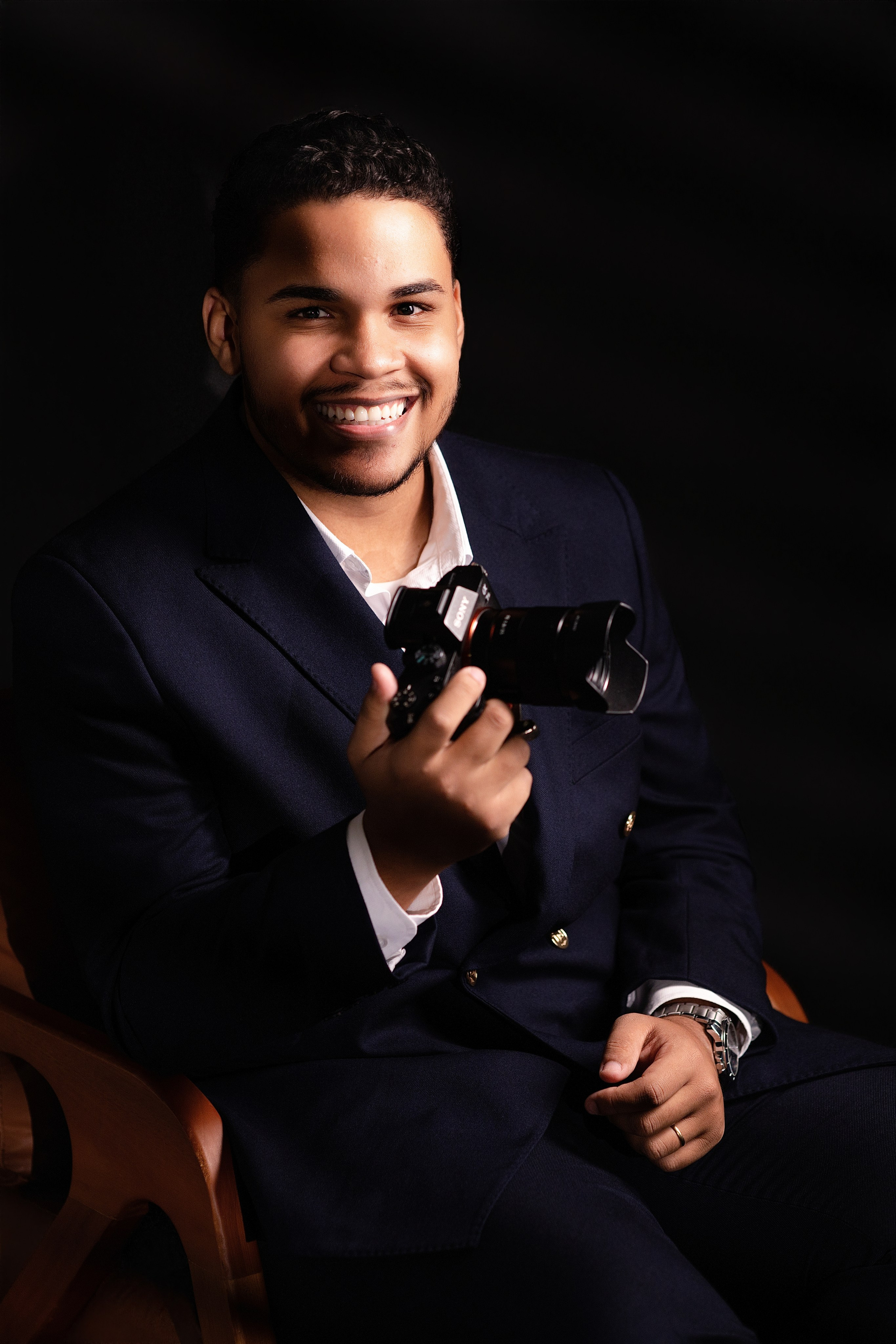 Retrato profissional do fotógrafo Felipe Xavier especializado em casamentos em Belo Horizonte.