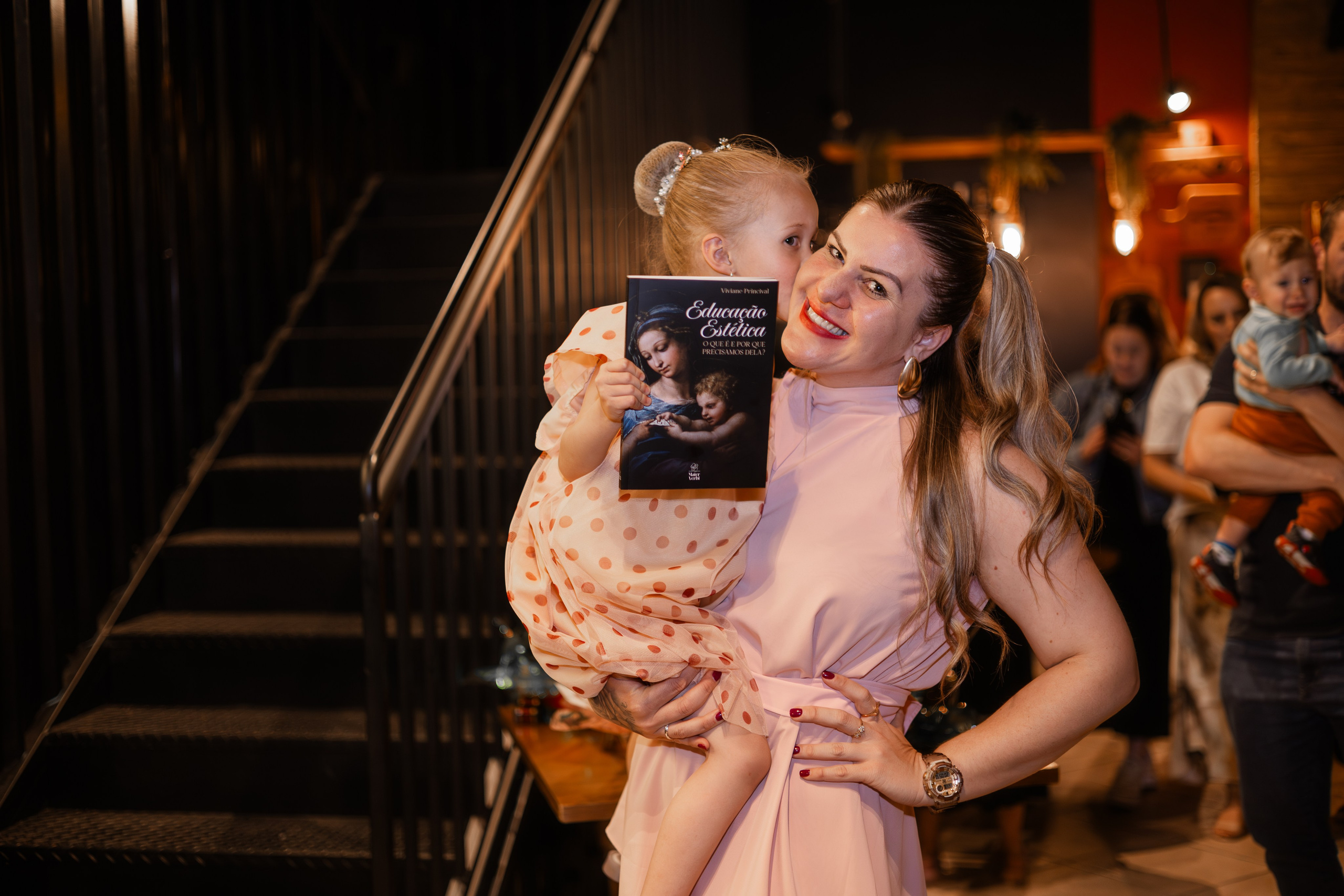 Lançamento de Livro Vivi Princival. Lumiere Filmes e Fotos