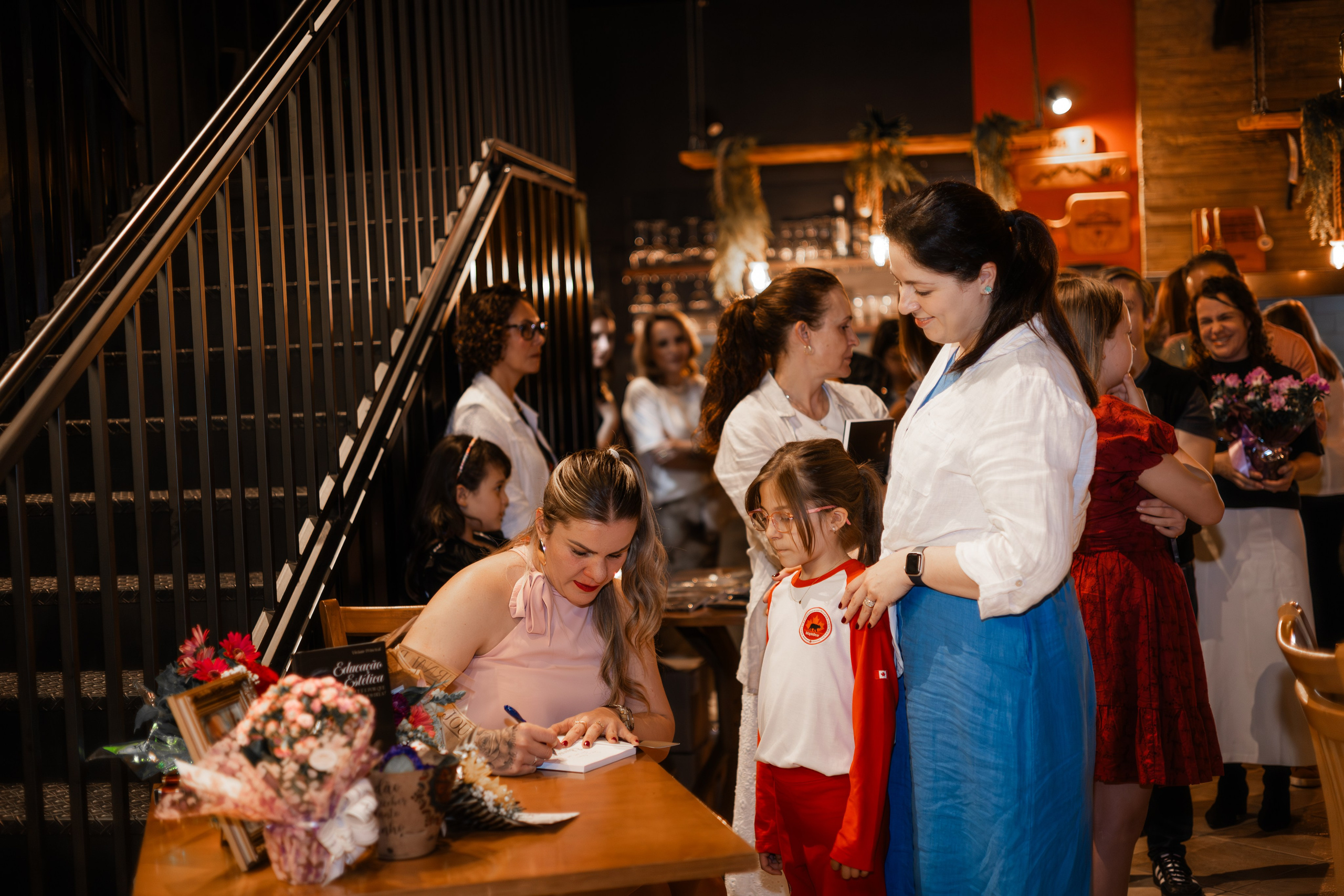 Lançamento de Livro Vivi Princival. Lumiere Filmes e Fotos