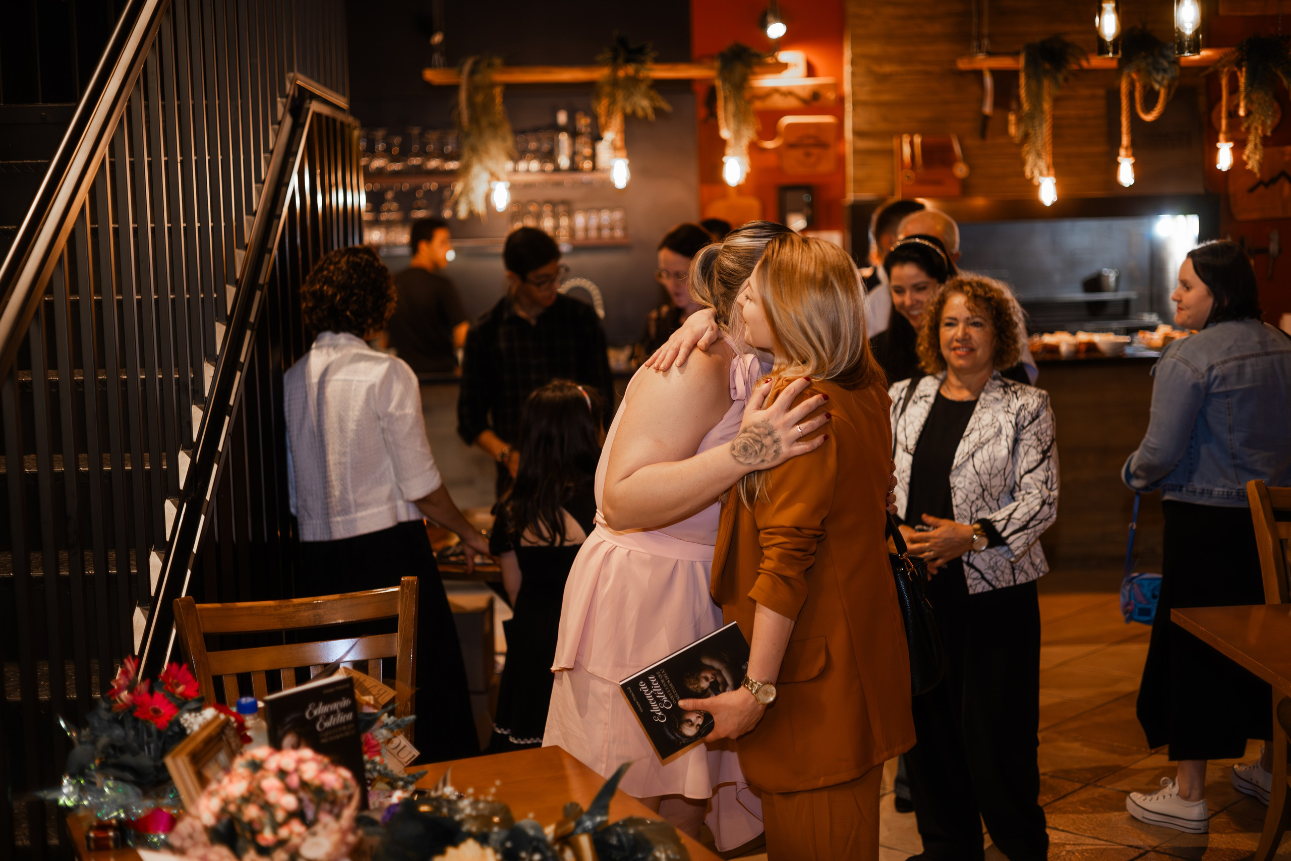 Lançamento de Livro Vivi Princival. Lumiere Filmes e Fotos