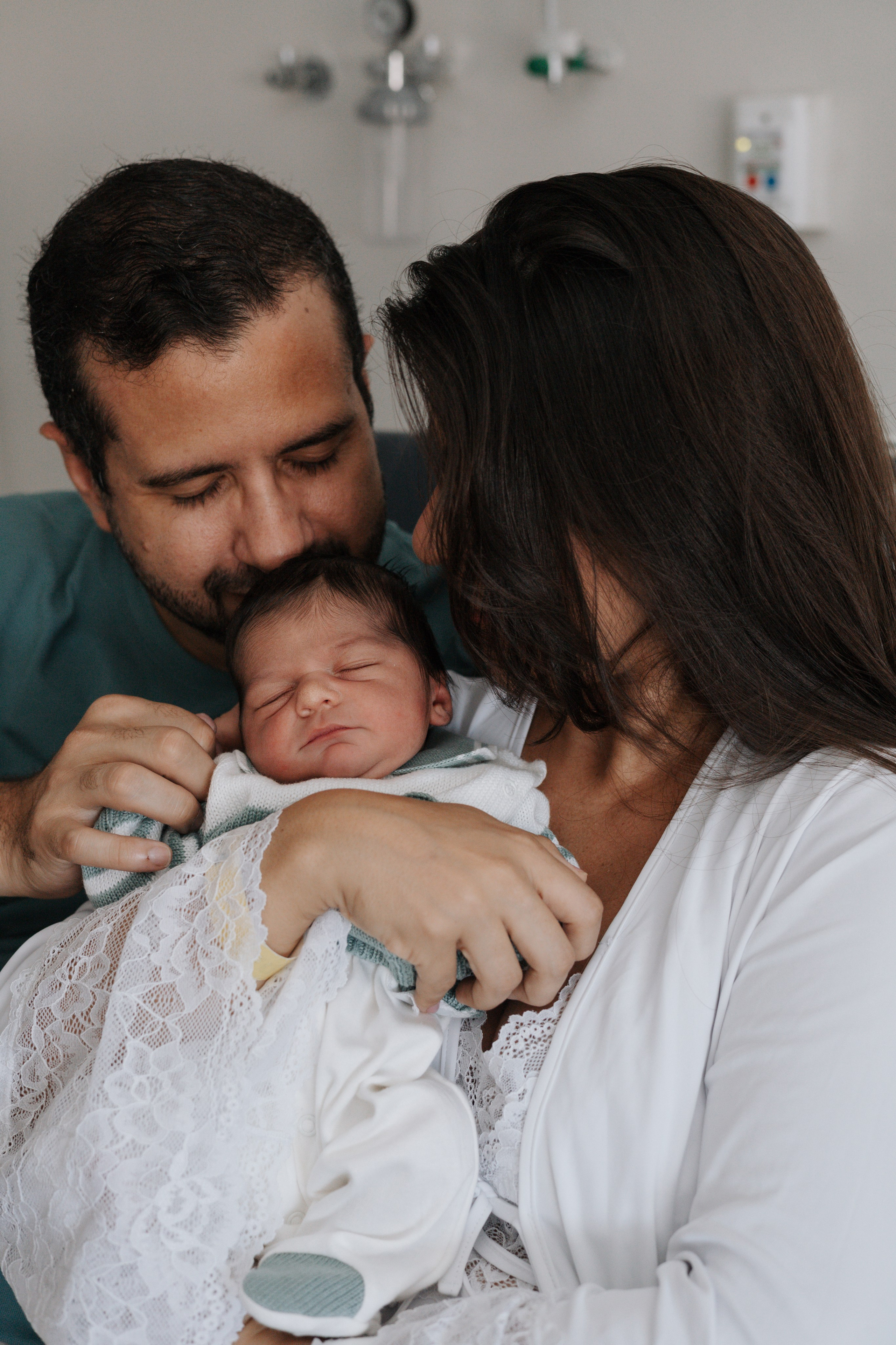 Nascimento Rael. Fotos e filme de partos & famílias