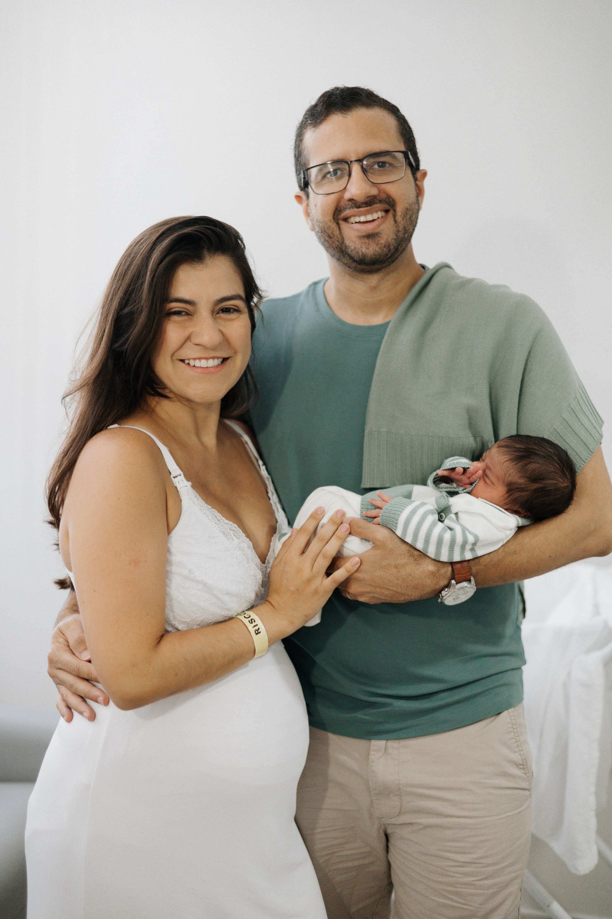 Nascimento Rael. Fotos e filme de partos & famílias