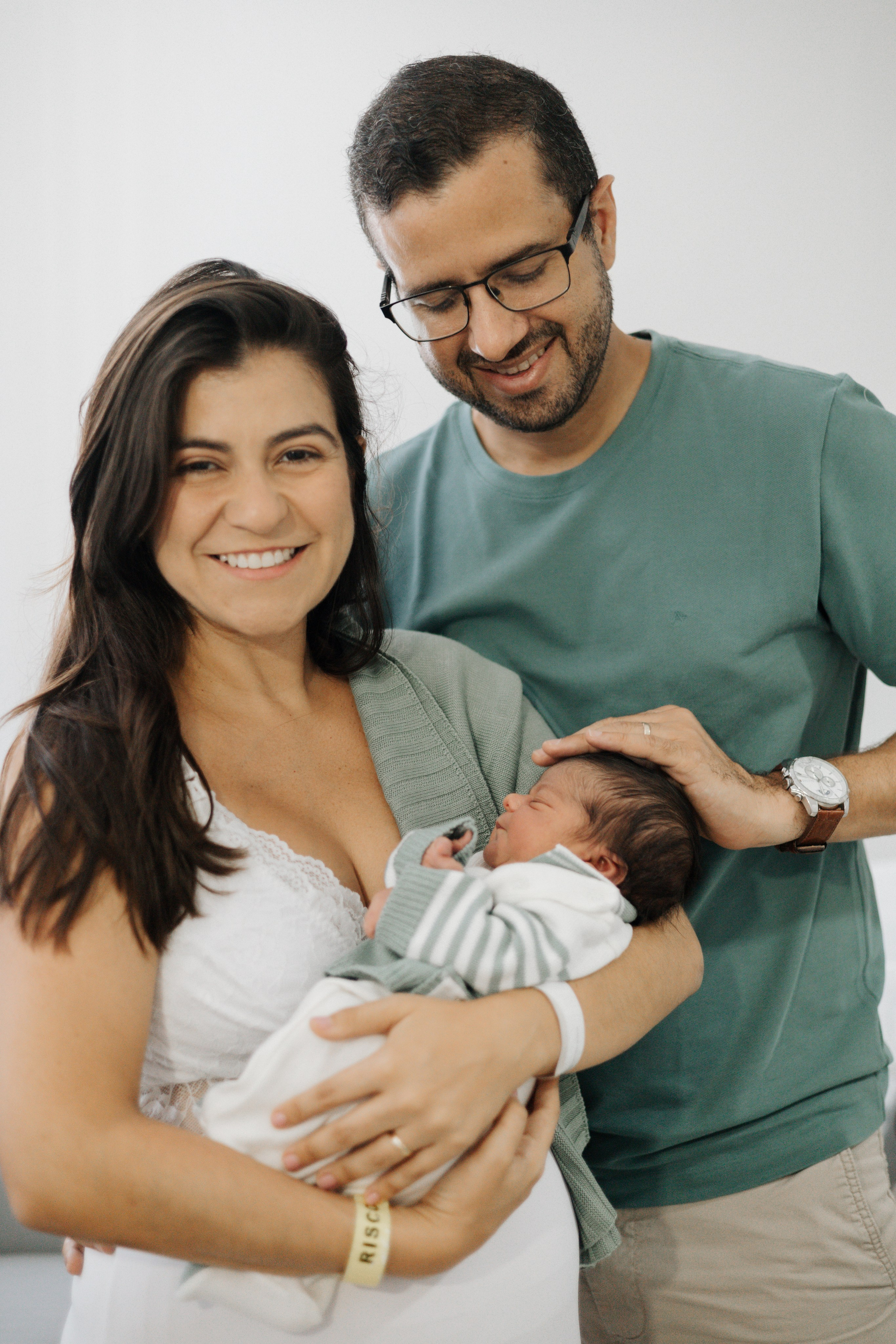 Nascimento Rael. Fotos e filme de partos & famílias