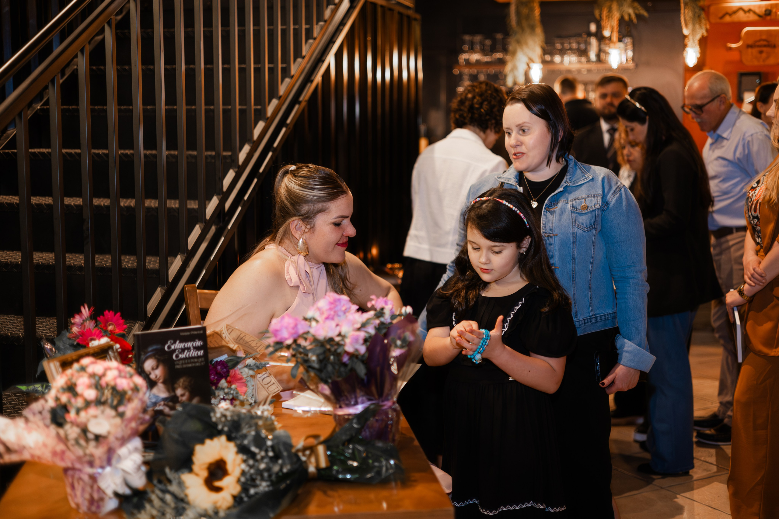 Lançamento de Livro Vivi Princival. Lumiere Filmes e Fotos