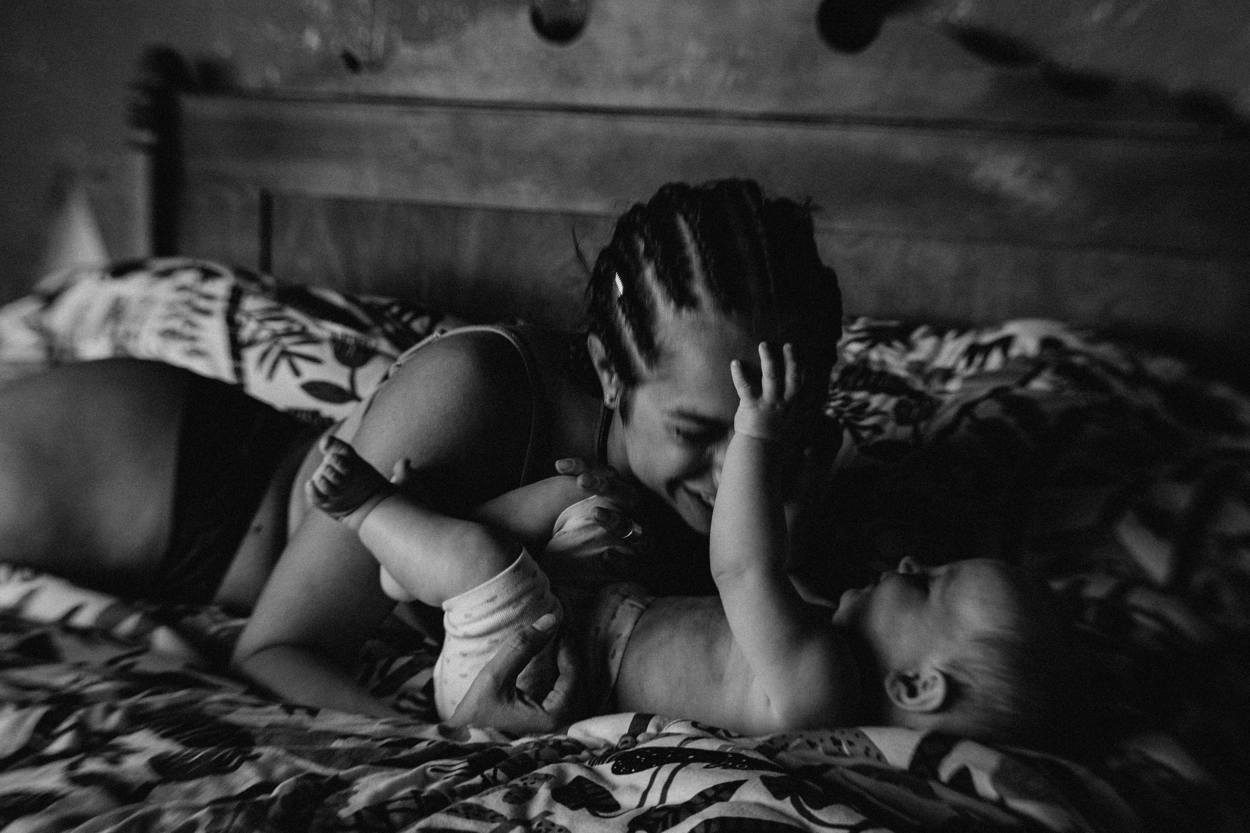 Nastya Dima Gabriela. Fotografa documental de familia e nascimento em Florianópolis SC Daria Ermolaev