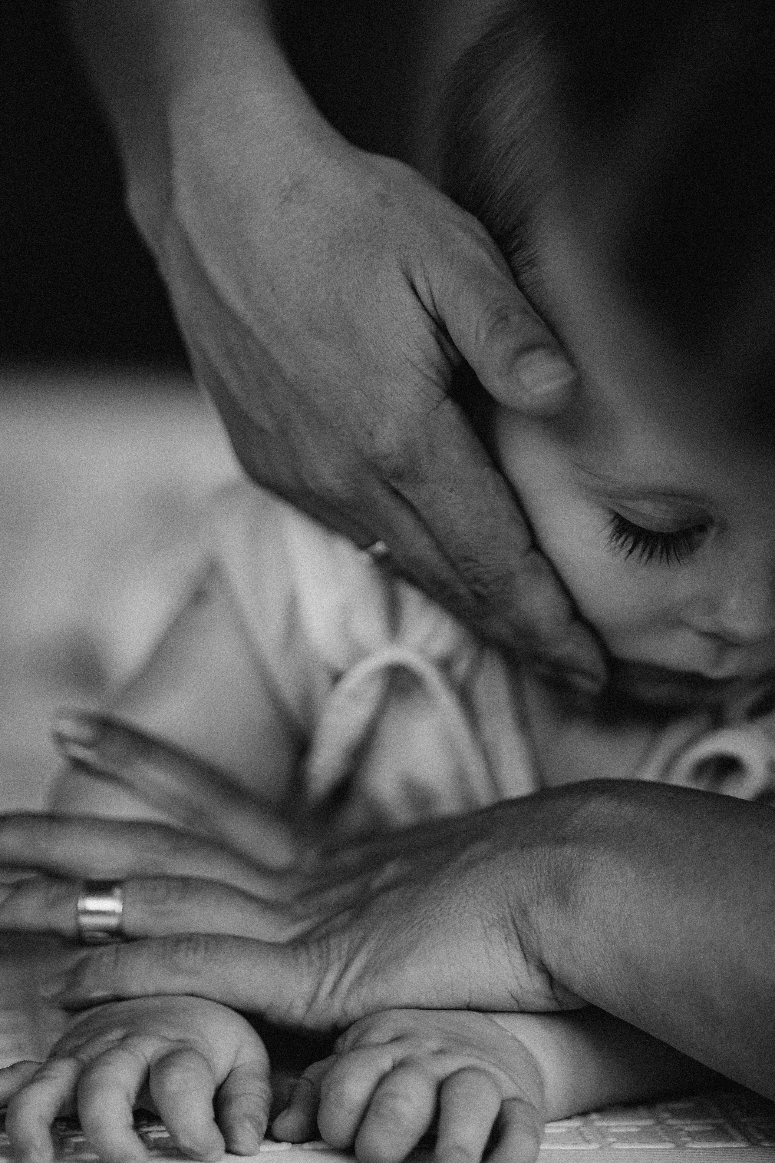 Nastya Dima Gabriela. Fotografa documental de familia e nascimento em Florianópolis SC Daria Ermolaev