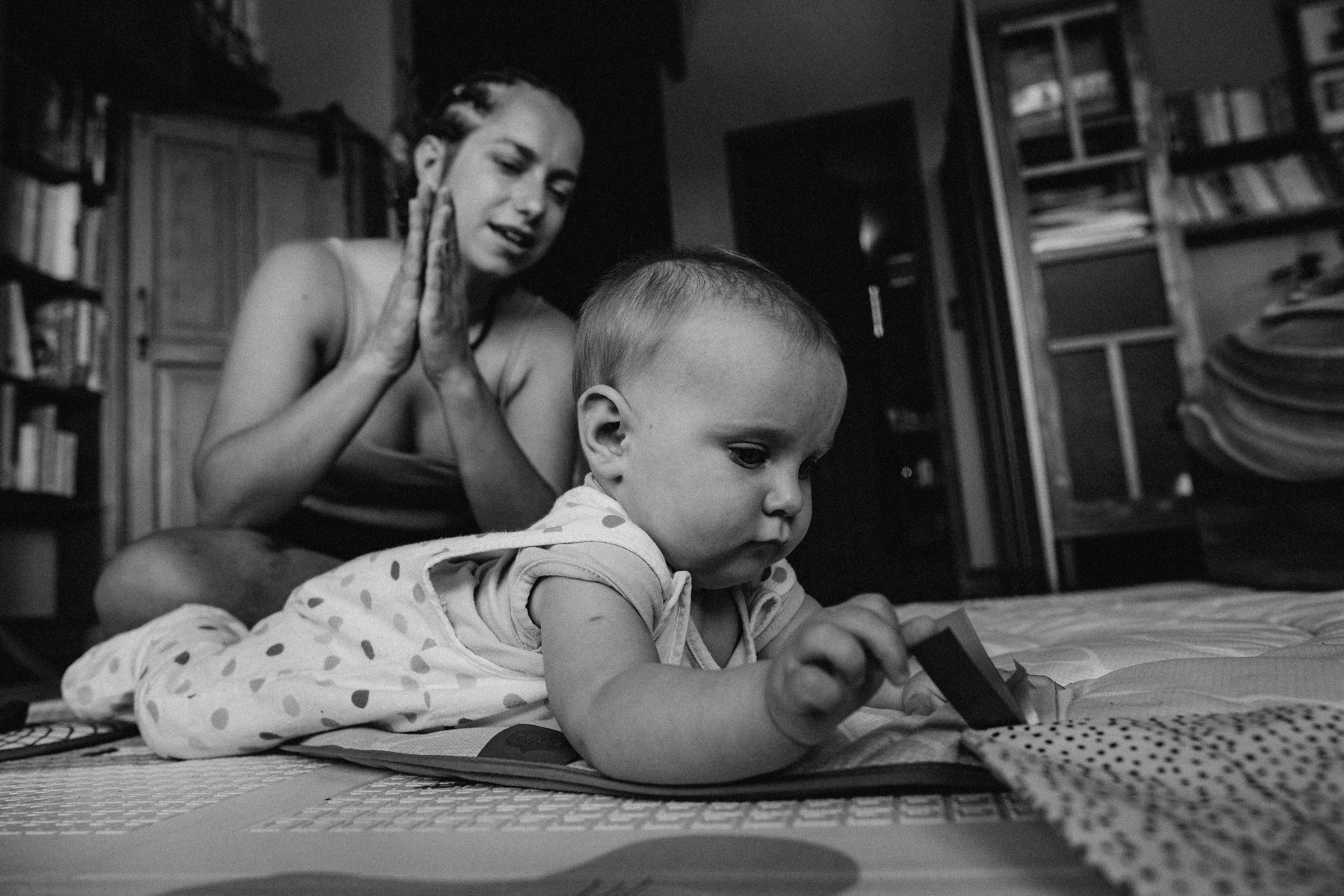 Nastya Dima Gabriela. Fotografa documental de familia e nascimento em Florianópolis SC Daria Ermolaev