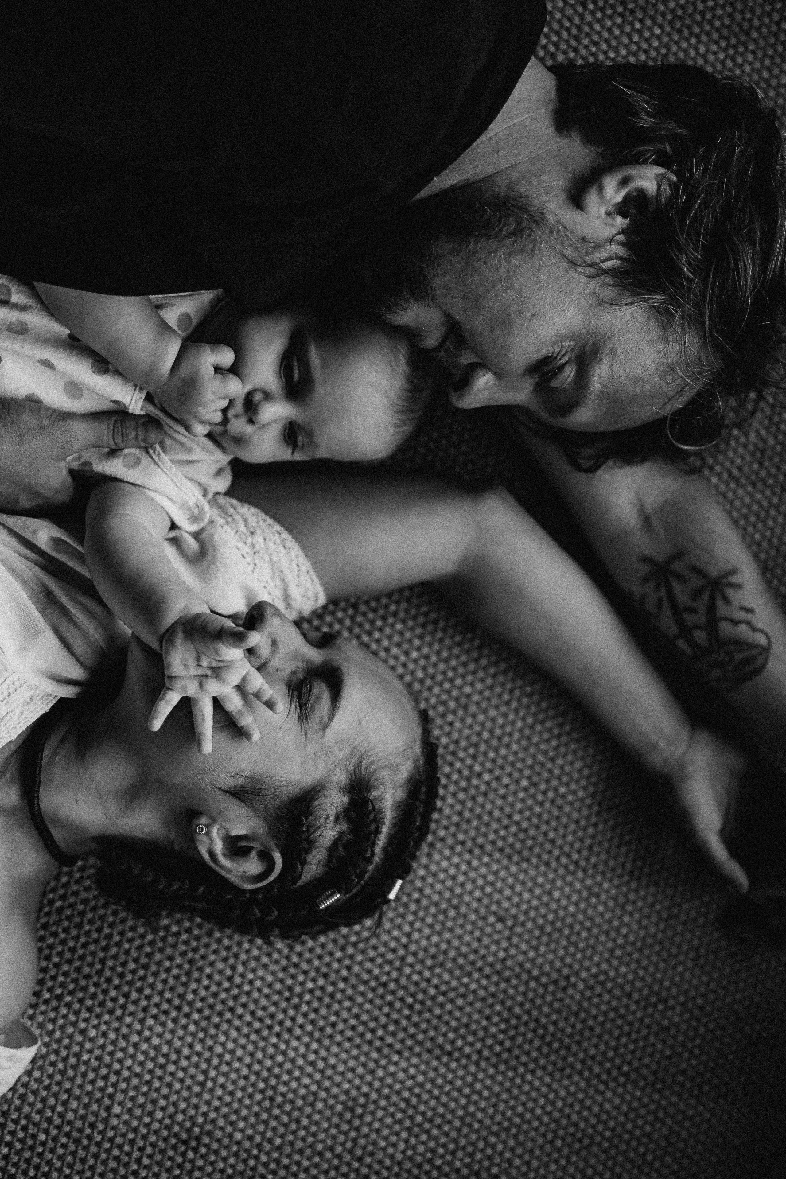 Nastya Dima Gabriela. Fotografa documental de familia e nascimento em Florianópolis SC Daria Ermolaev