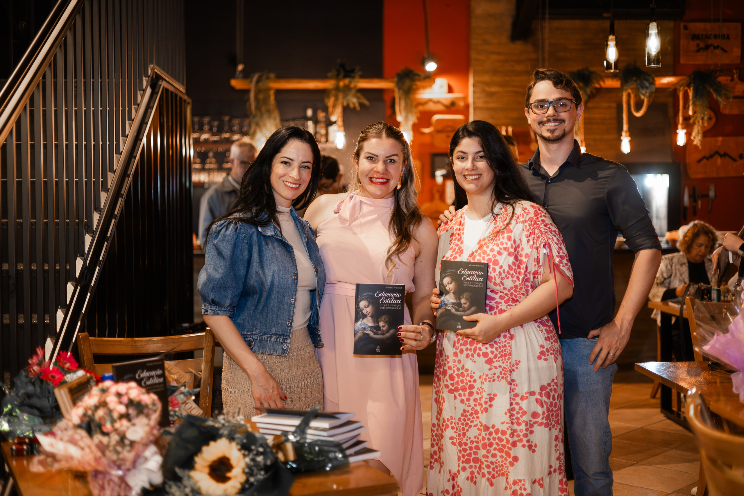 Lançamento de Livro Vivi Princival. Lumiere Filmes e Fotos