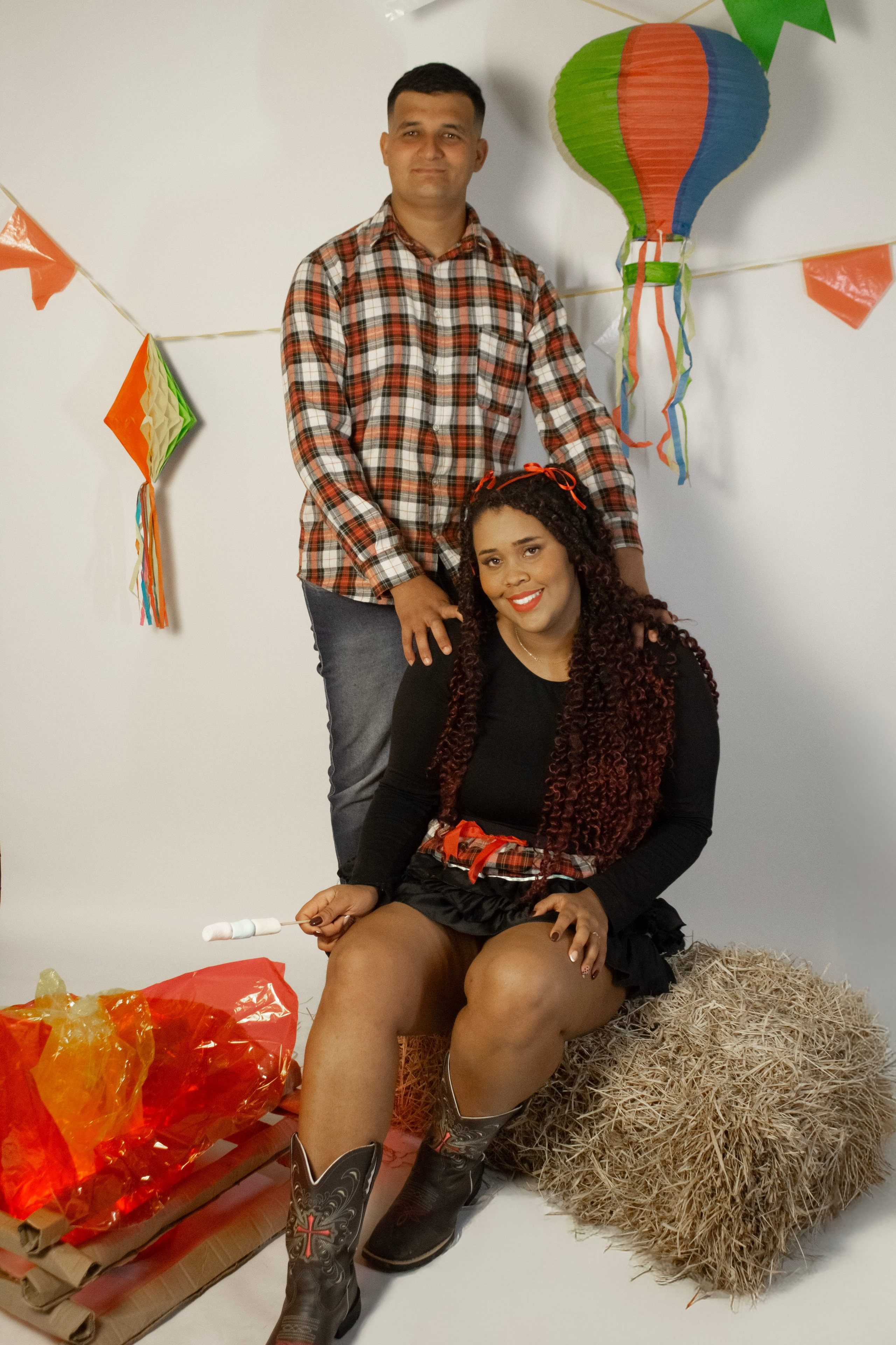Sessão de fotos temática: Festa Junina do casal Natasha & Gabriel
