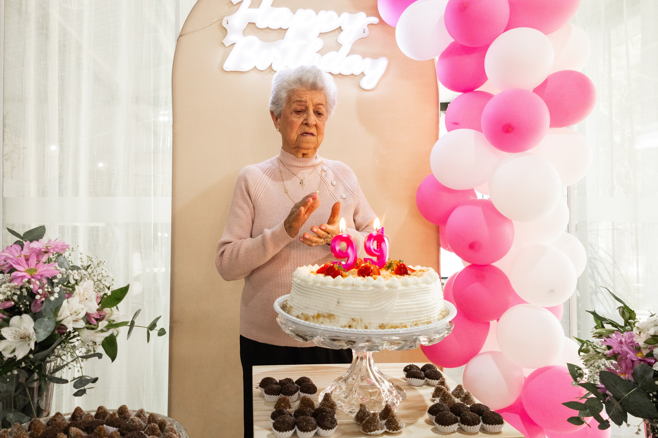Aniversário 99 anos. Lumiere Filmes e Fotos
