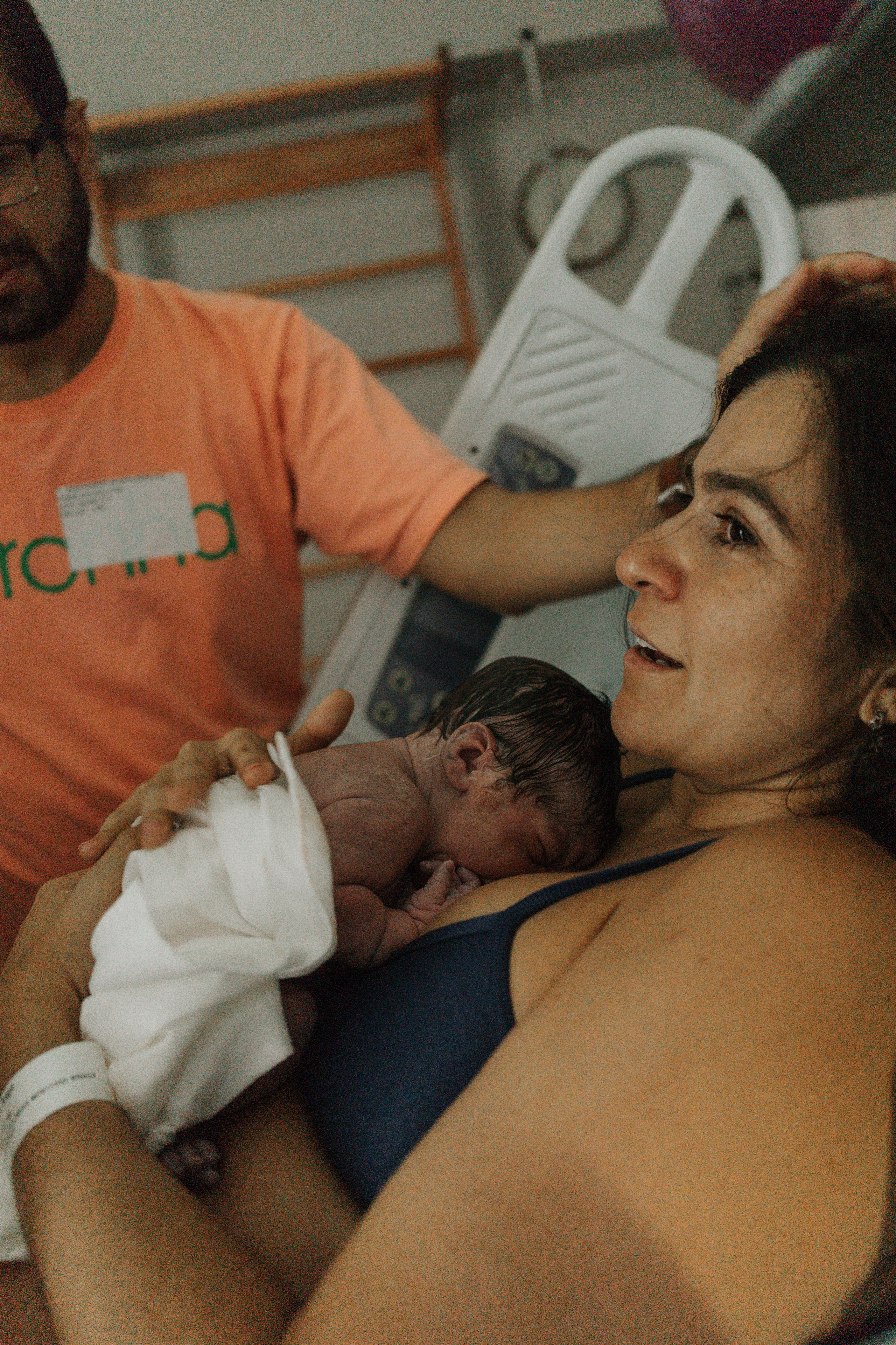 Nascimento Rael. Fotos e filme de partos & famílias
