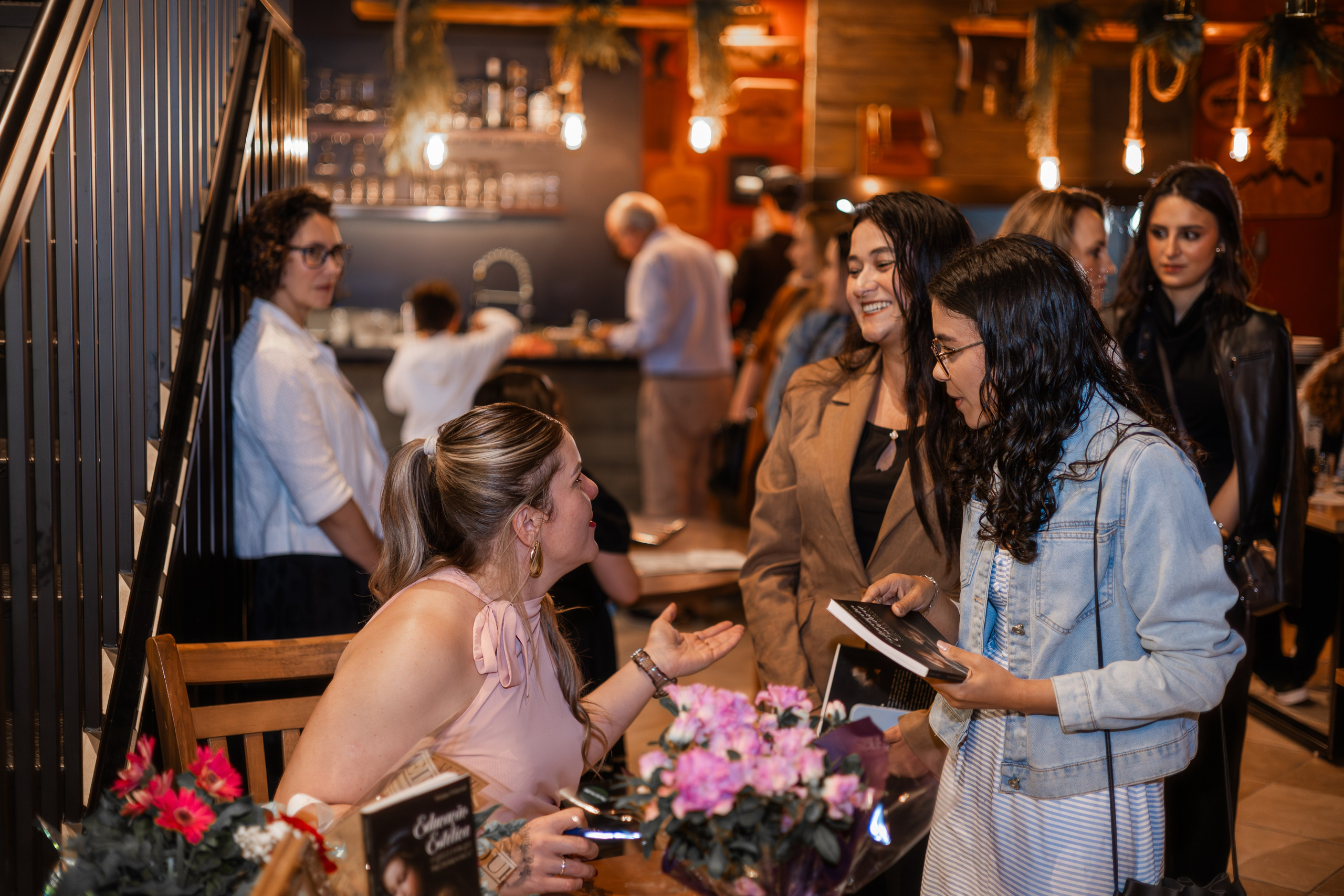 Lançamento de Livro Vivi Princival. Lumiere Filmes e Fotos
