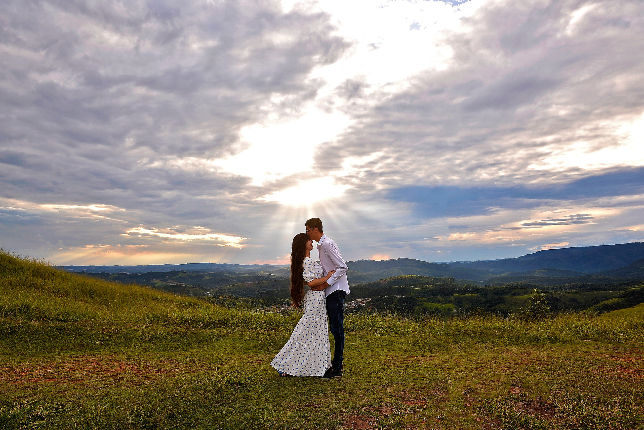 Isabela & Matheus — Morro do Capuava, Pirapora do Bom Jesus. Produtora Bride