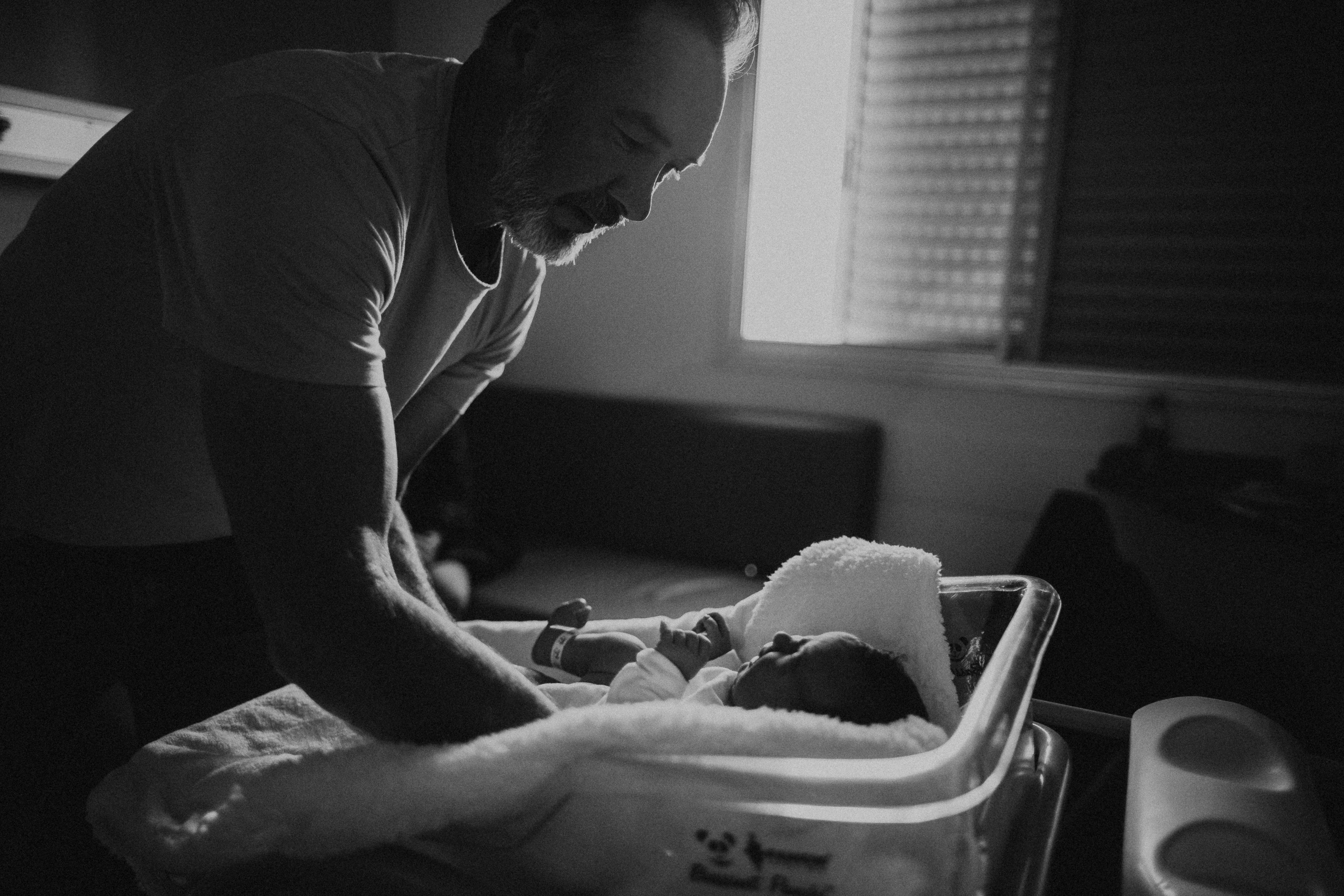 1 день до и после рождения Хелен. Доĸументальный семейный фотограф во Флорианополисе и Санта-Катарине Дарья Ермолаев