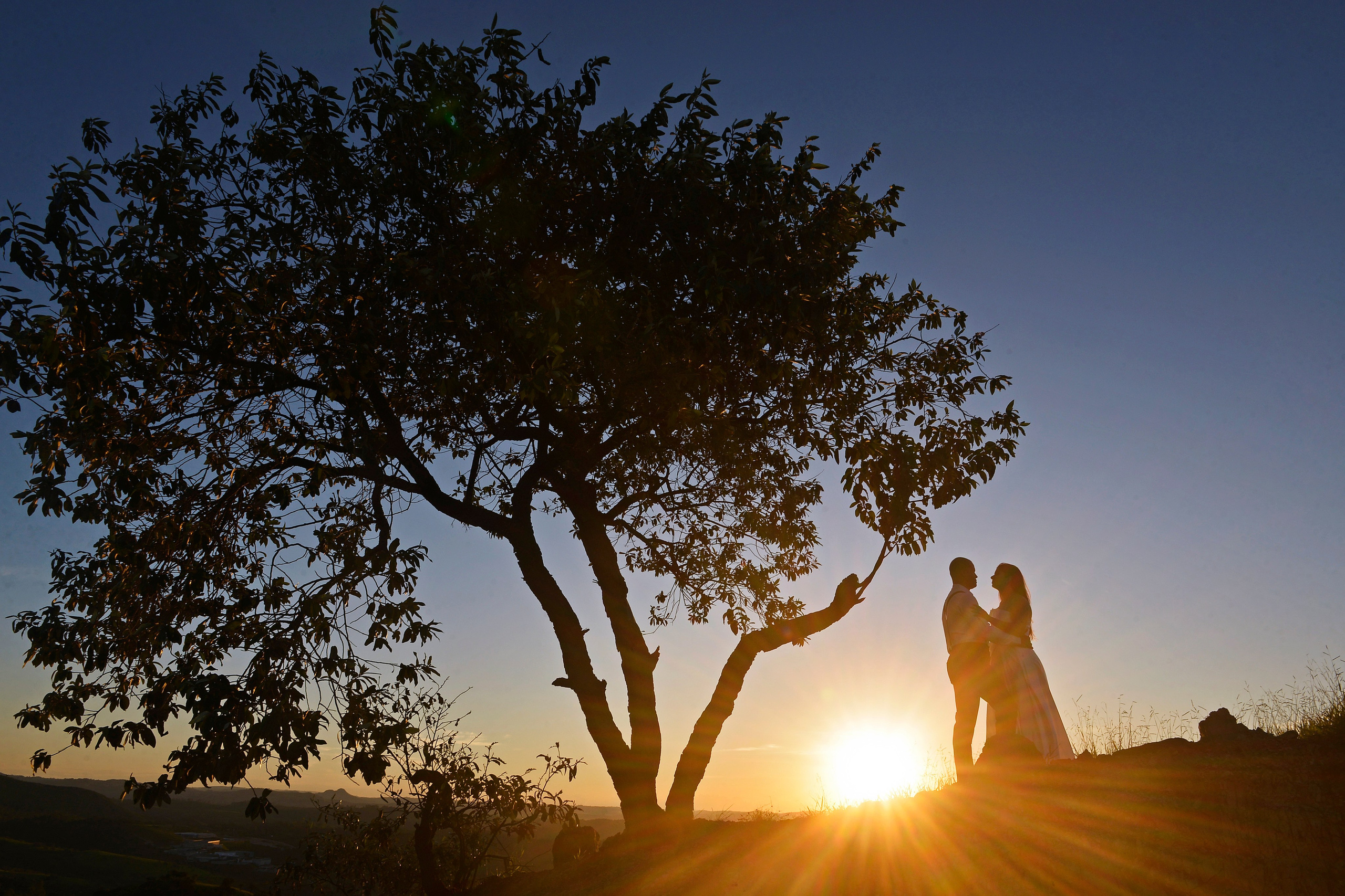 Jefferson & Juliana — Morro do Capuava, Pirapora do Bom Jesus. Produtora Bride
