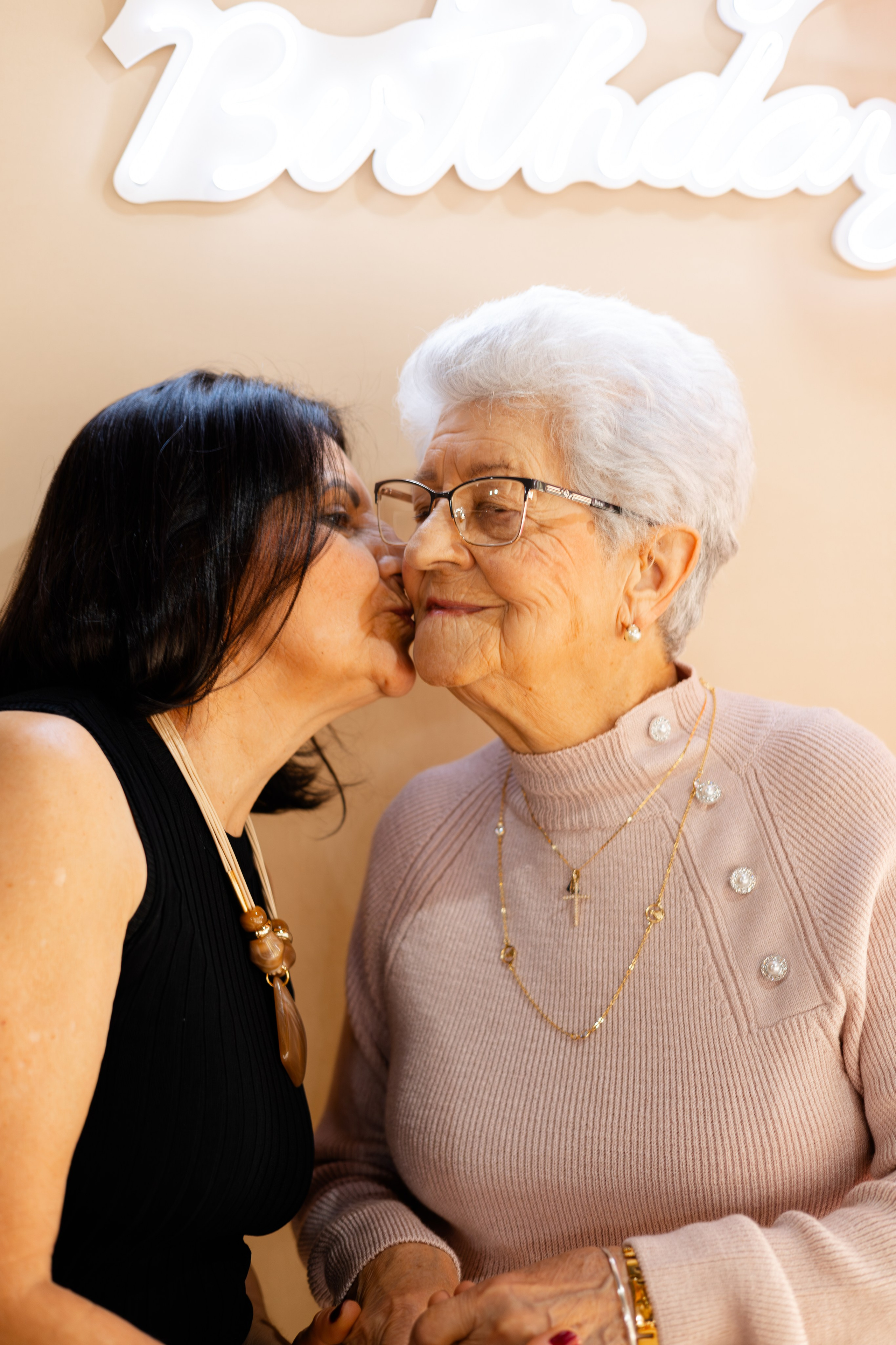 Aniversário 99 anos. Lumiere Filmes e Fotos