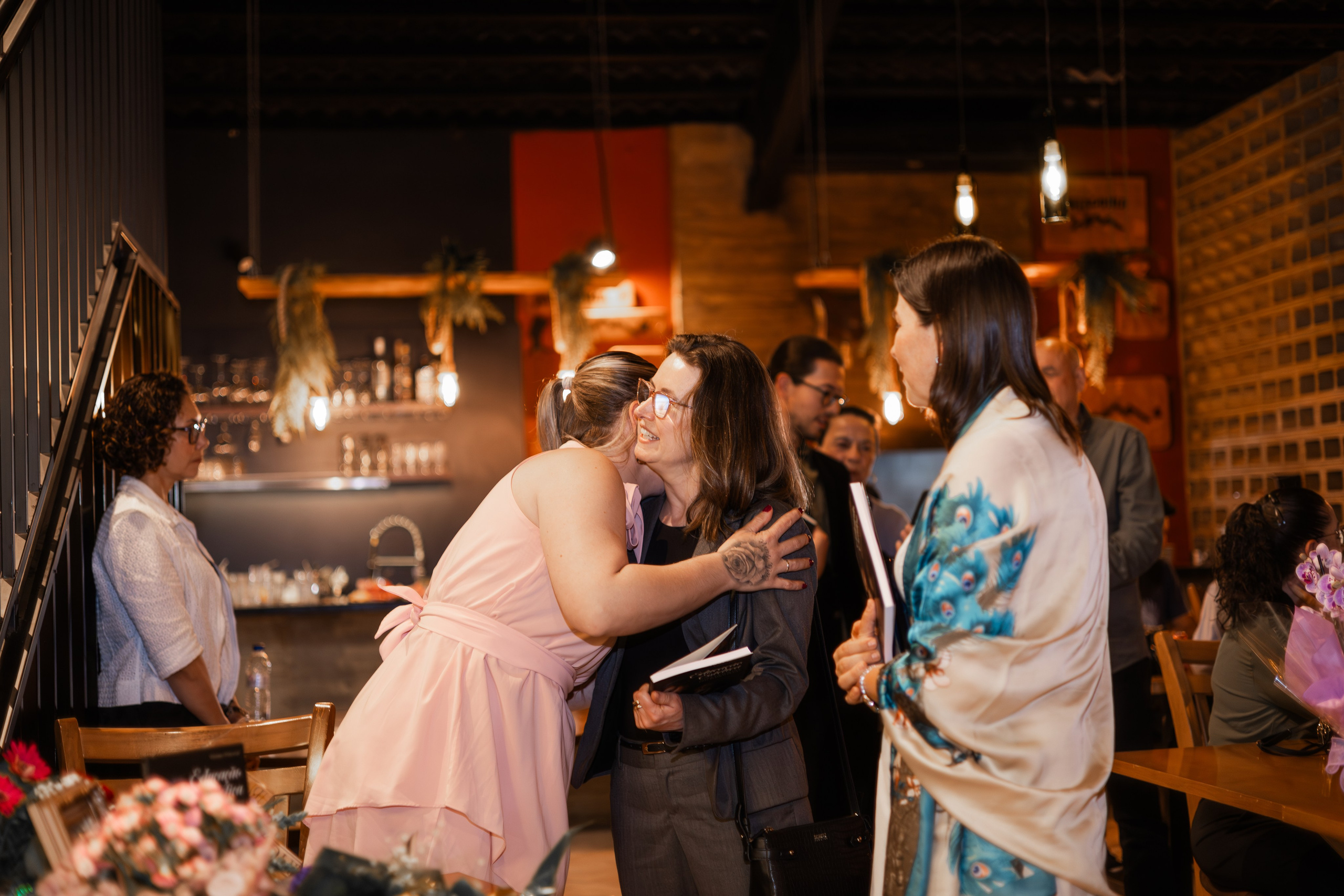 Lançamento de Livro Vivi Princival. Lumiere Filmes e Fotos