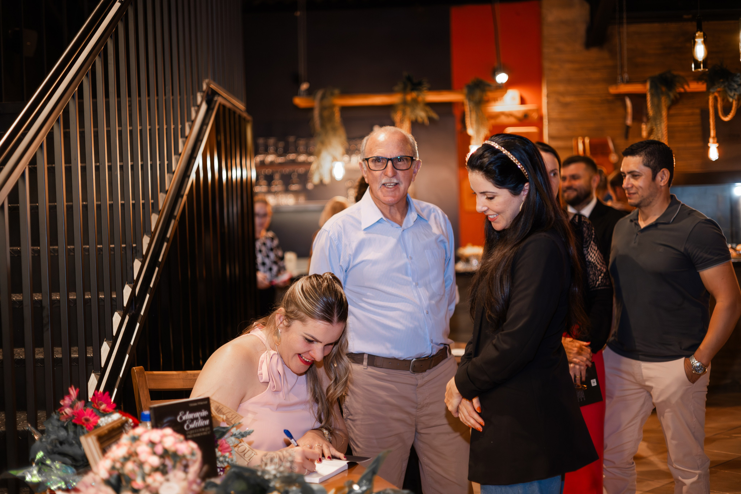 Lançamento de Livro Vivi Princival. Lumiere Filmes e Fotos