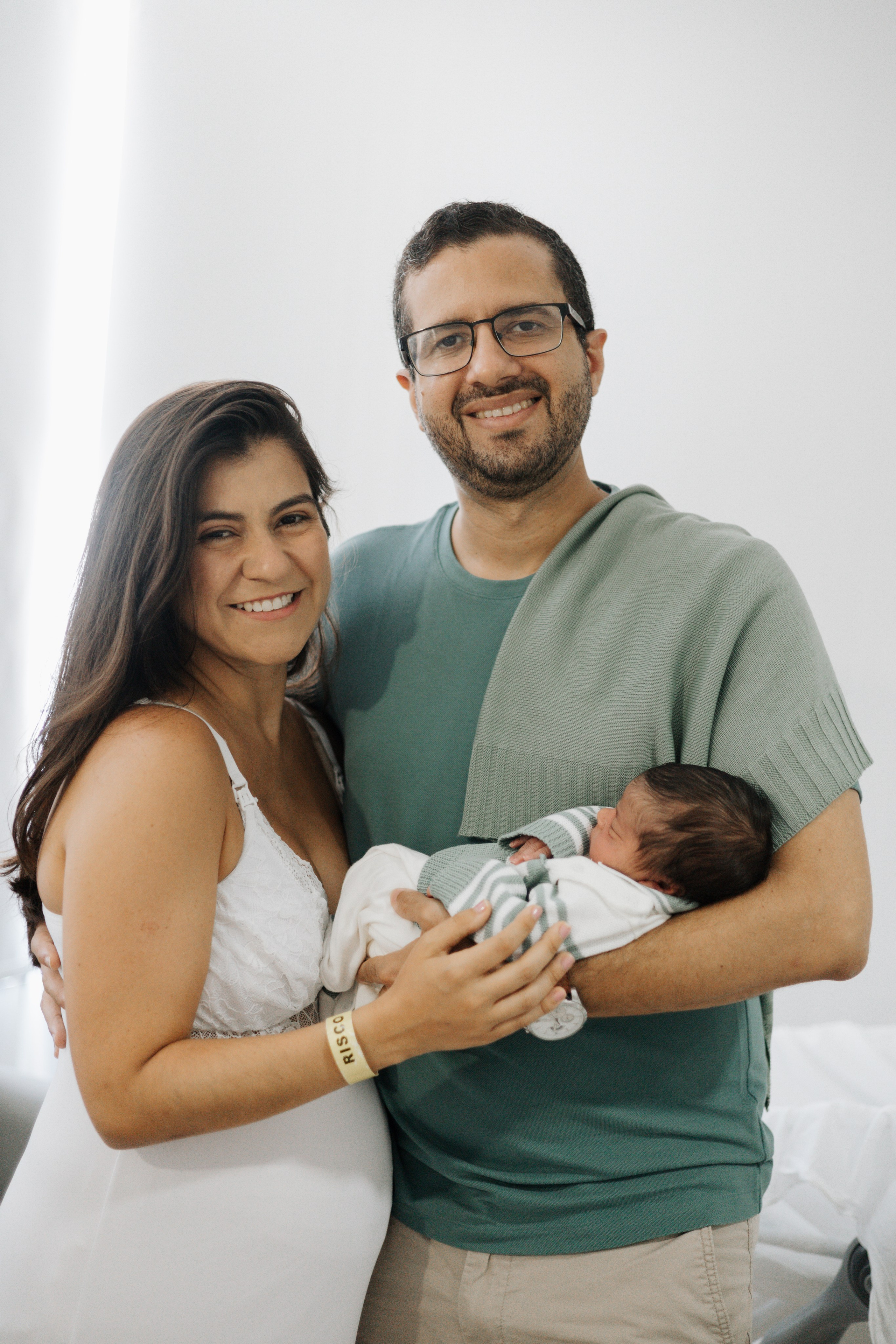 Nascimento Rael. Fotos e filme de partos & famílias