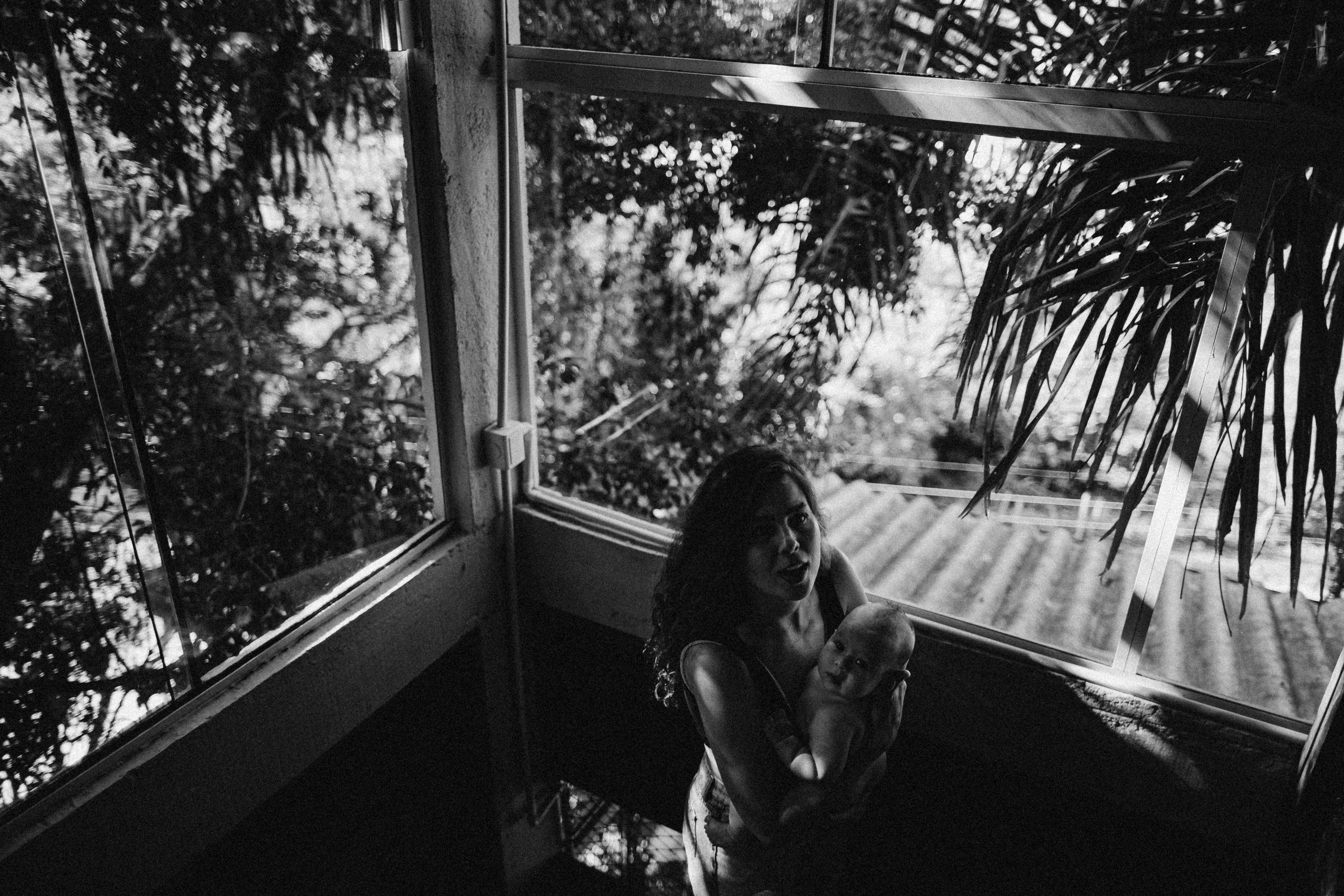 The Story of Flora. Fotografa documental de familia e nascimento em Florianópolis SC Daria Ermolaev