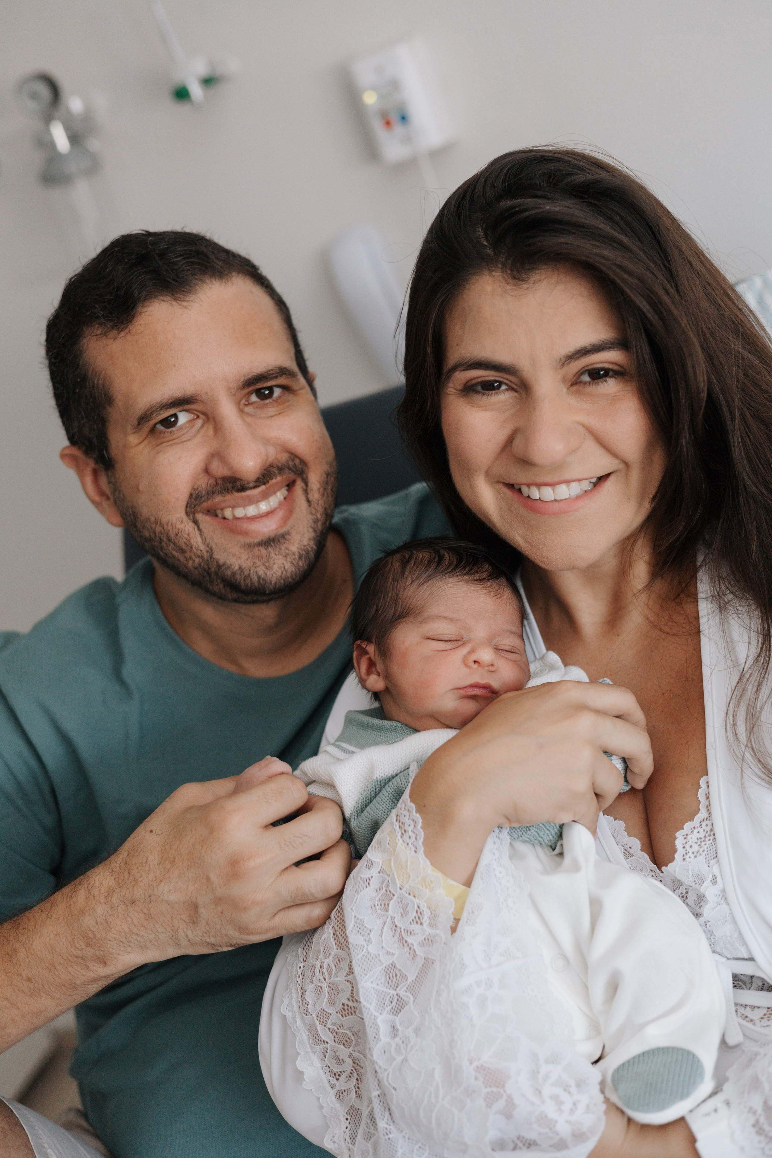 Nascimento Rael. Fotos e filme de partos & famílias