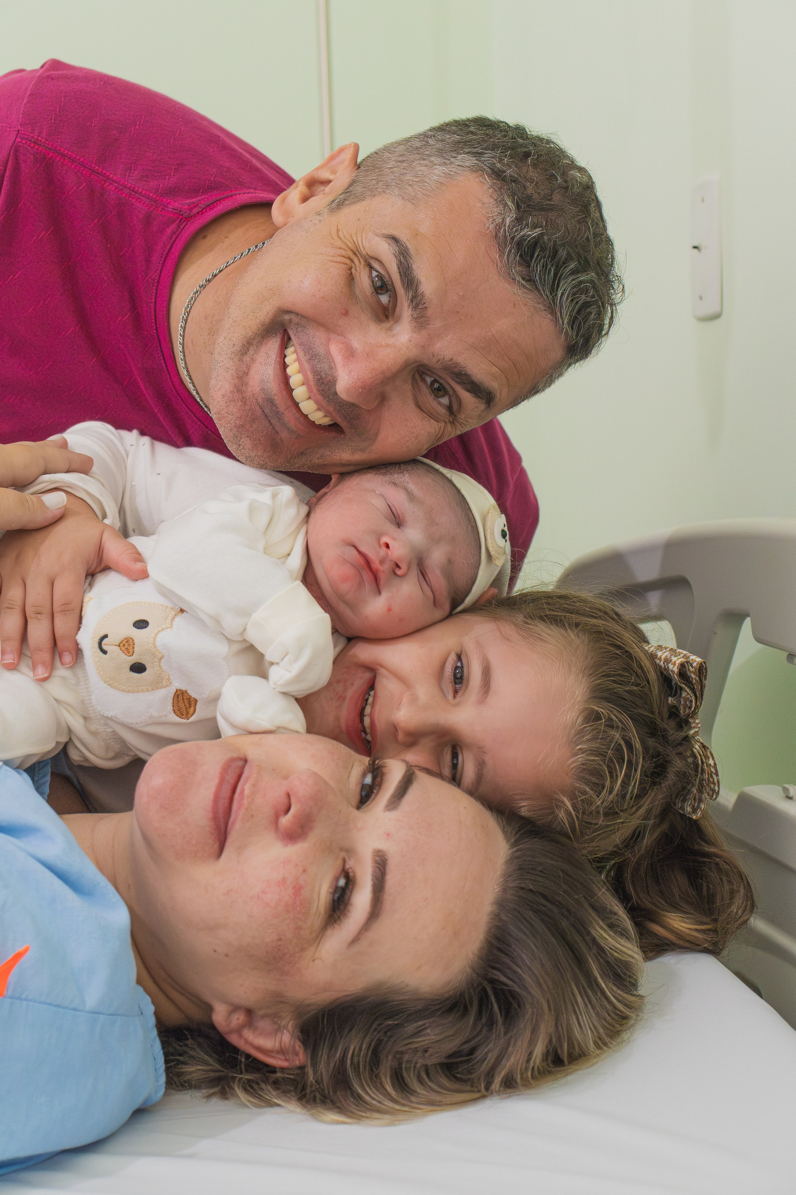 Fotografia de Parto em Sombrio. Registro de Nascimento. Oukla Estúdio