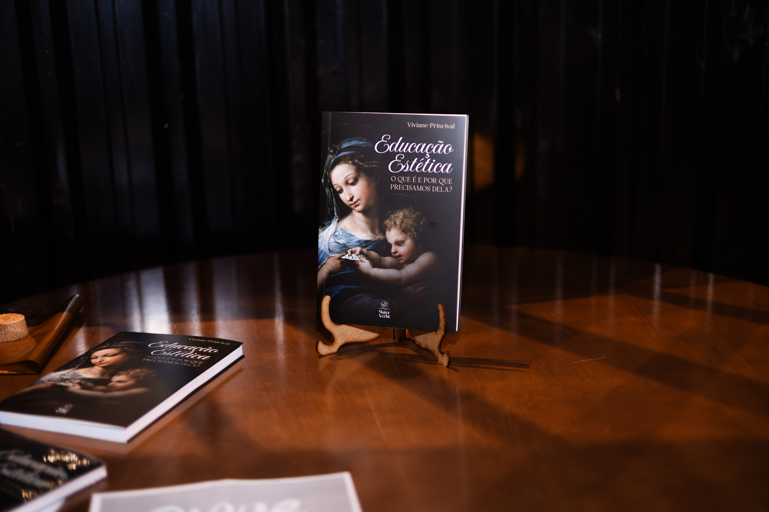 Lançamento de Livro Vivi Princival. Lumiere Filmes e Fotos