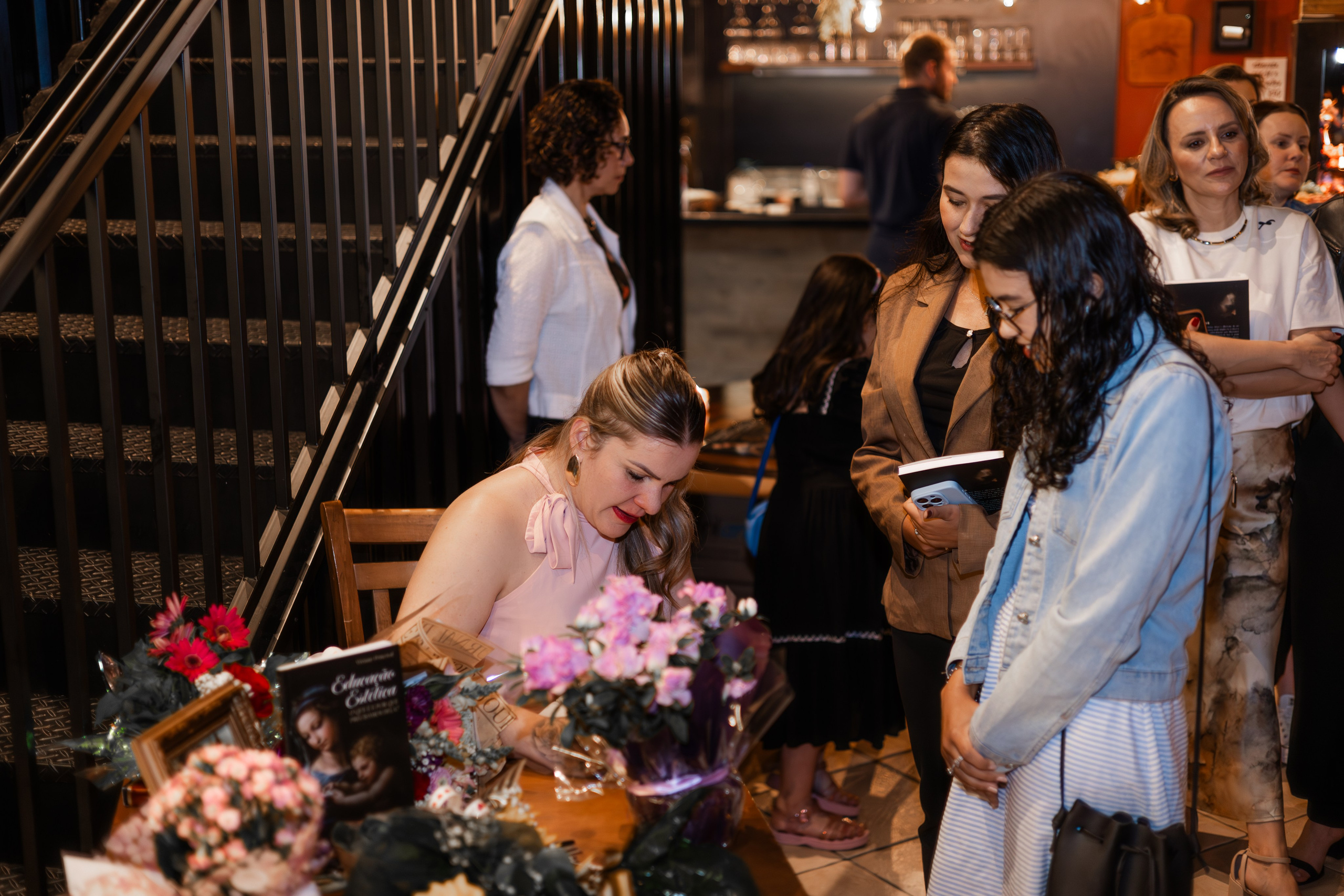 Lançamento de Livro Vivi Princival. Lumiere Filmes e Fotos