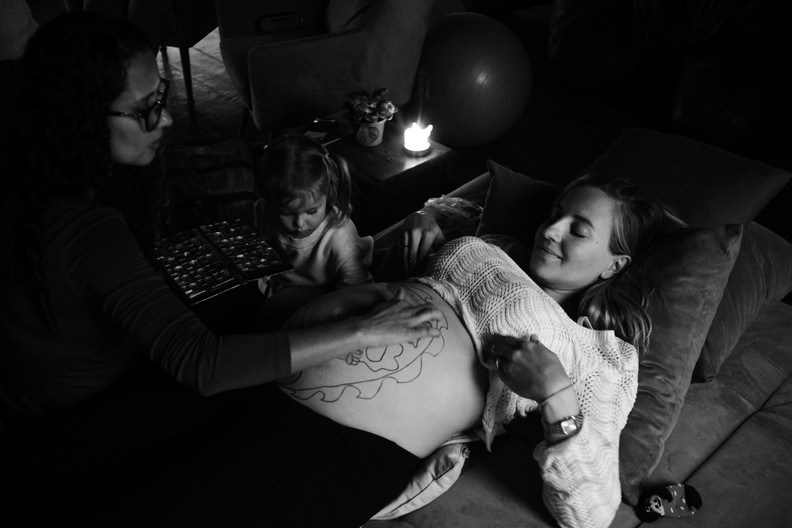 A espera da Iris parte 1. Fotografa documental de familia e nascimento em Florianópolis SC Daria Ermolaev