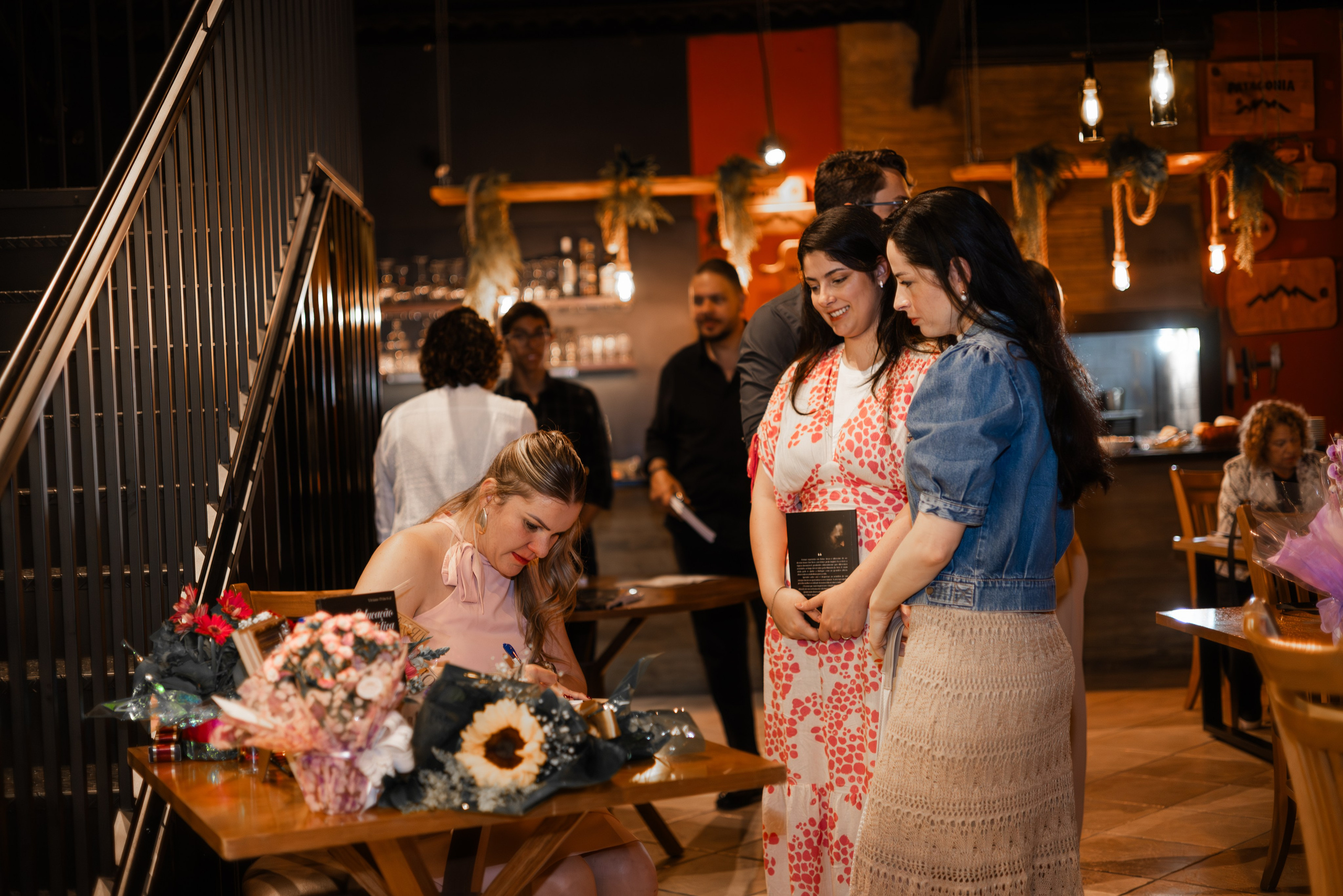 Lançamento de Livro Vivi Princival. Lumiere Filmes e Fotos