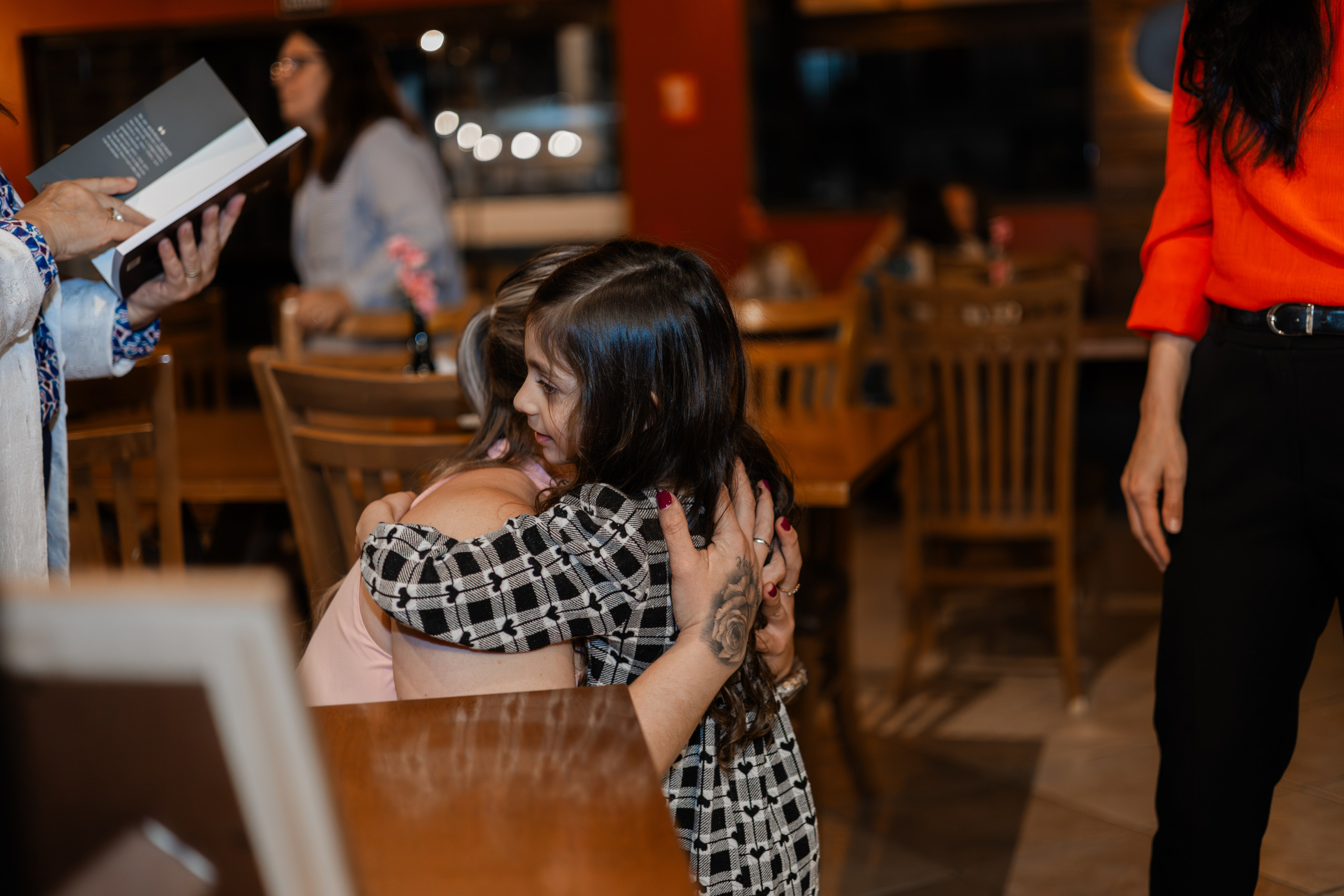Lançamento de Livro Vivi Princival. Lumiere Filmes e Fotos