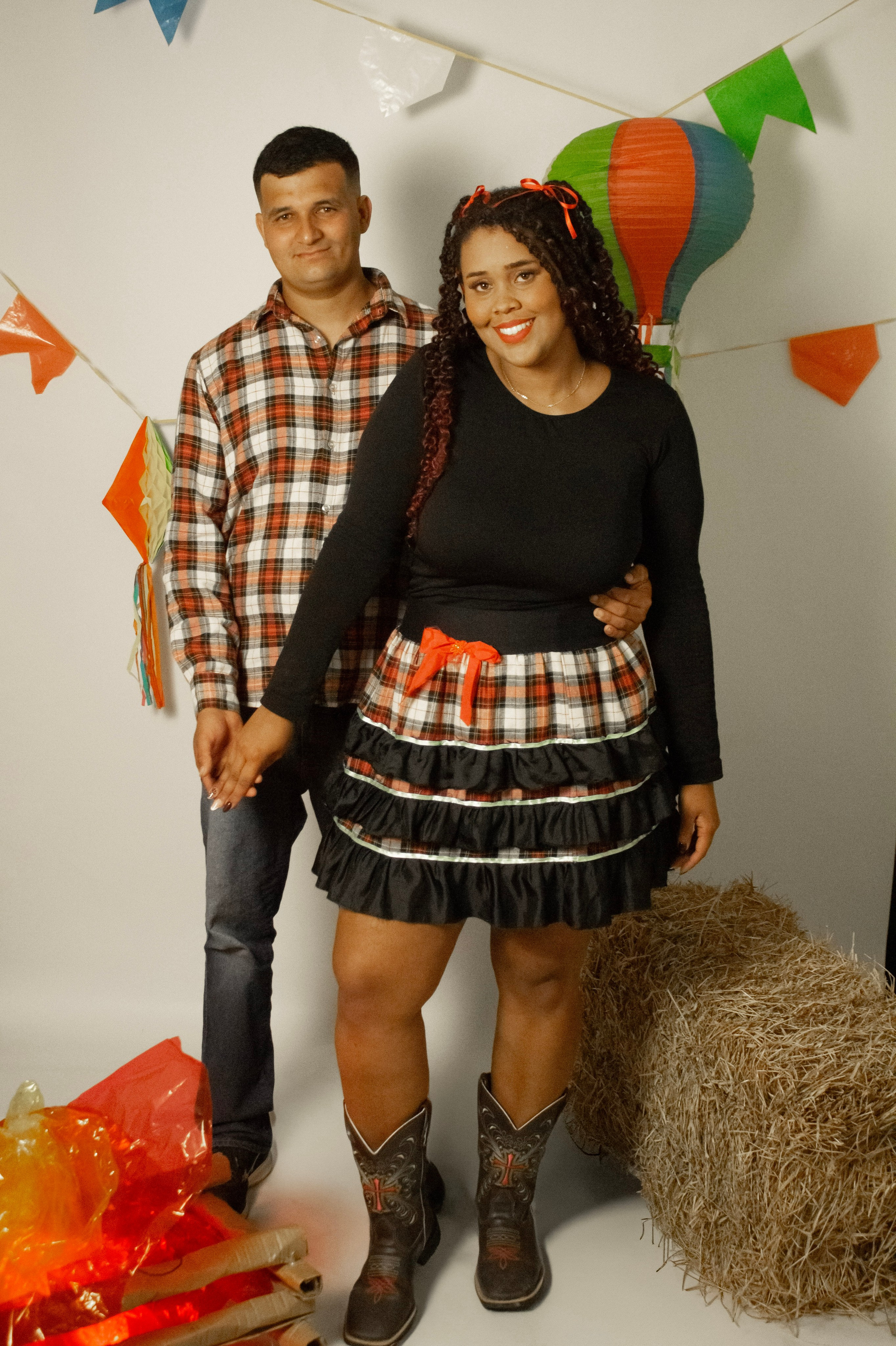Sessão de fotos temática: Festa Junina do casal Natasha & Gabriel