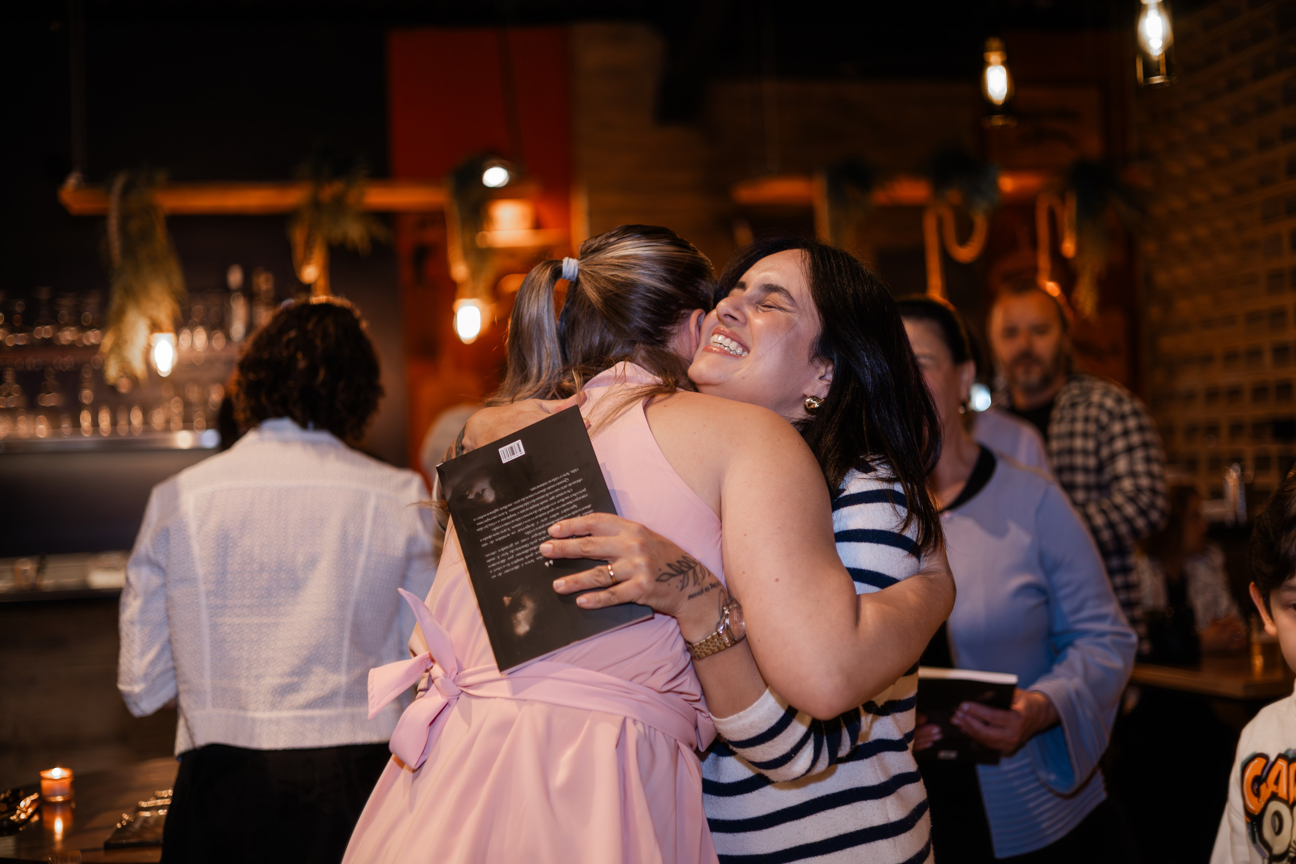 Lançamento de Livro Vivi Princival. Lumiere Filmes e Fotos