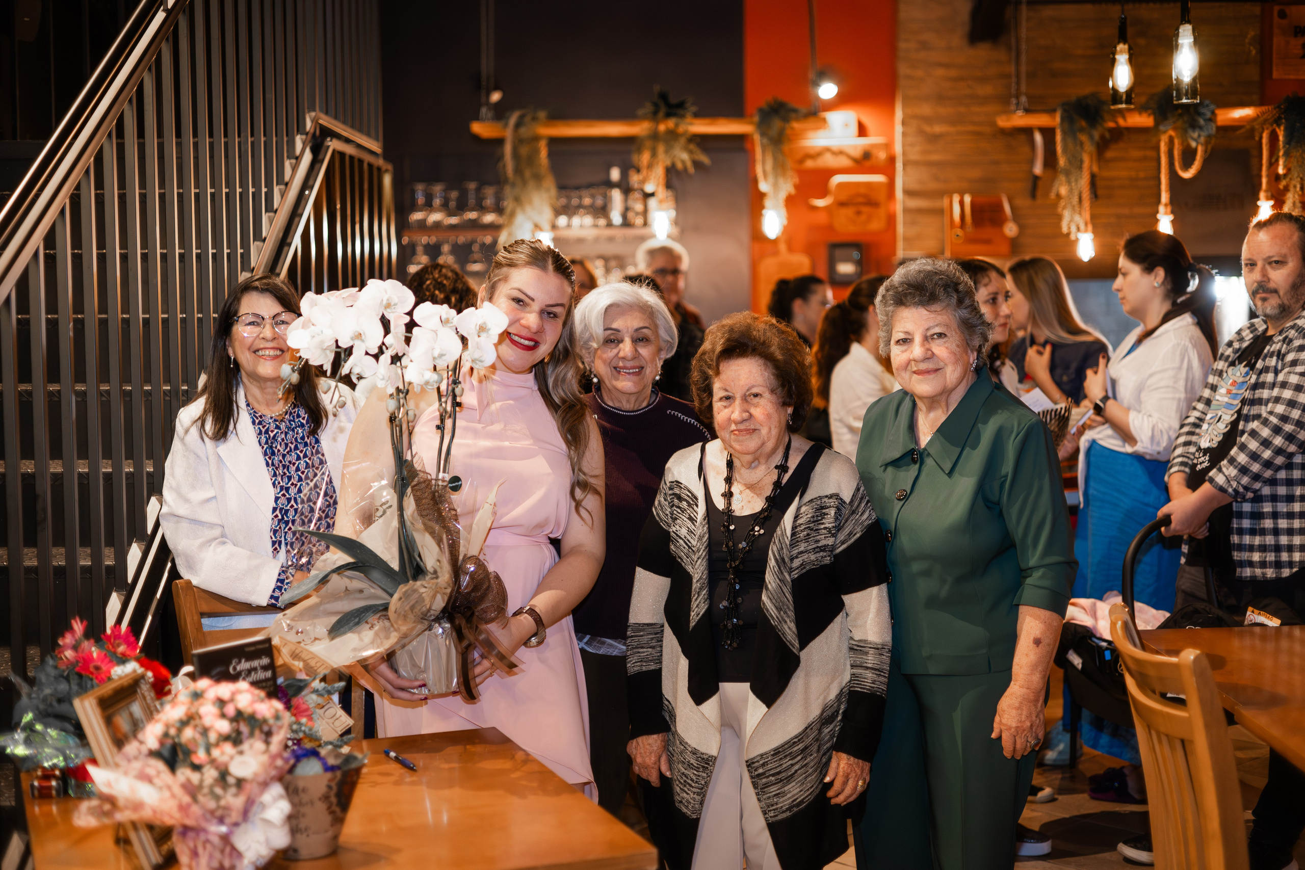 Lançamento de Livro Vivi Princival. Lumiere Filmes e Fotos