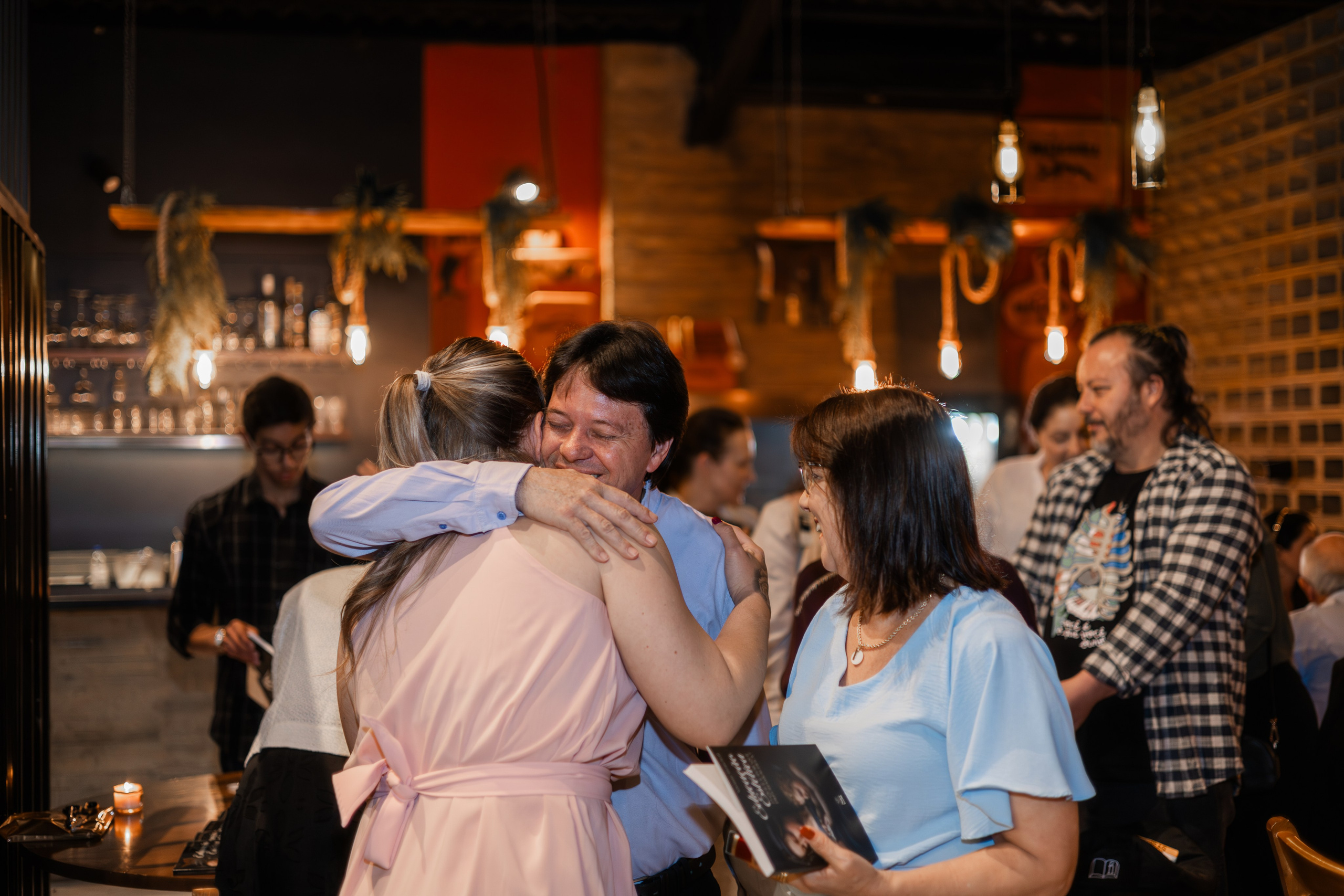 Lançamento de Livro Vivi Princival. Lumiere Filmes e Fotos