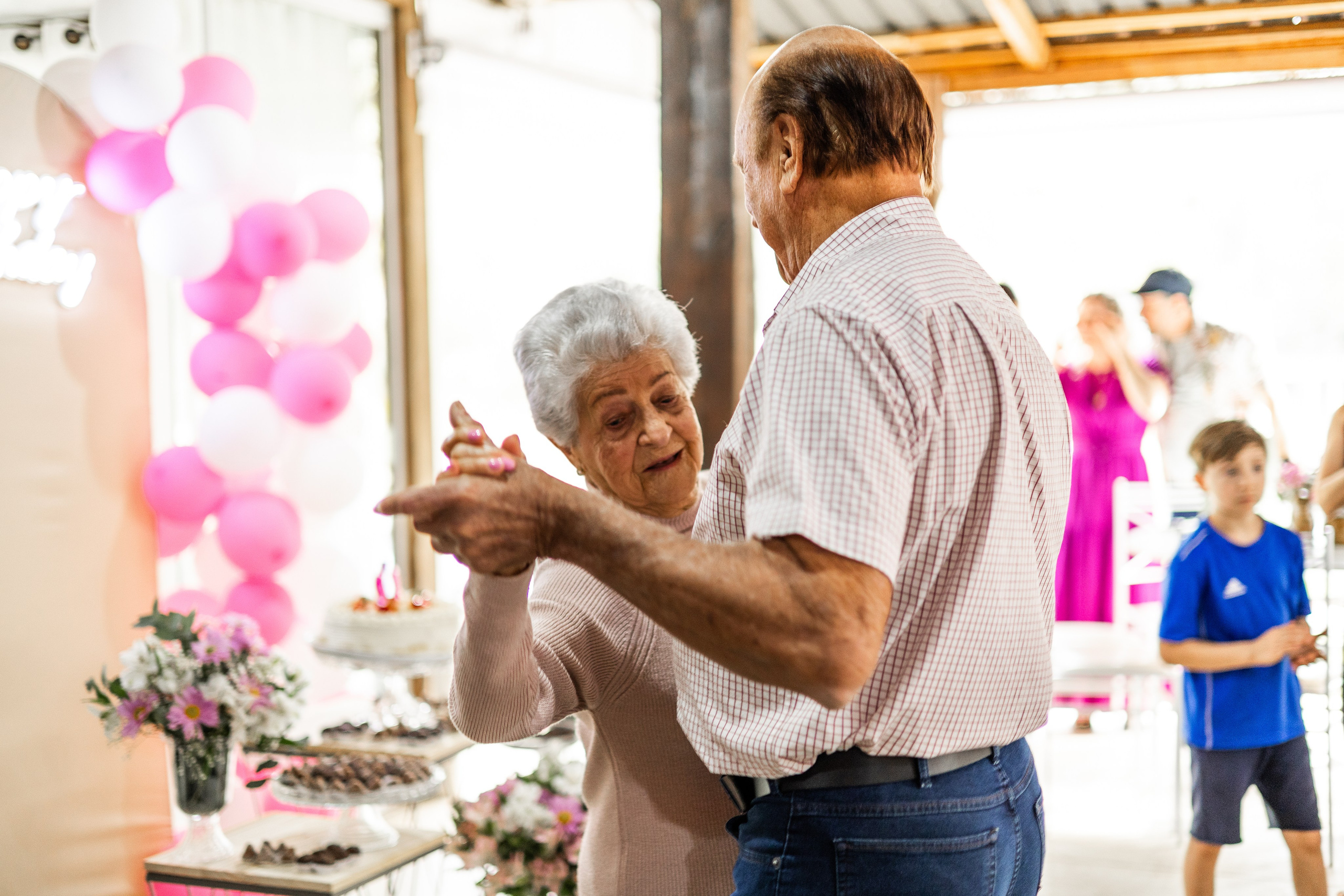 Aniversário 99 anos. Lumiere Filmes e Fotos