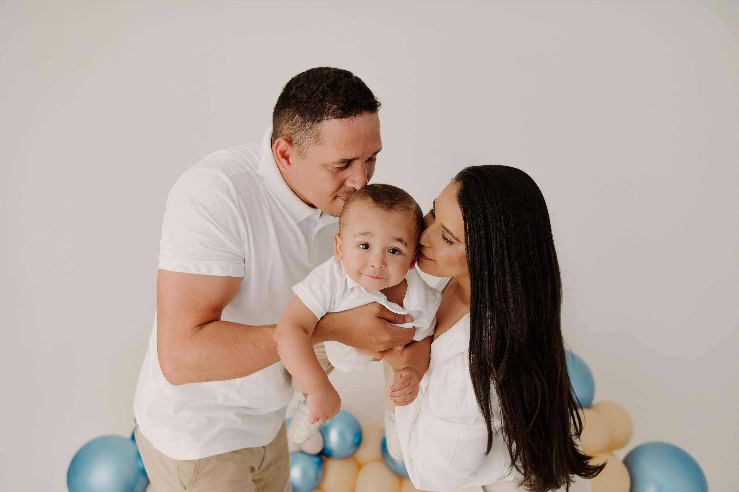 Ensaio de aniversário 1 ano de João| Fotografia Infantil em estúdio Vitória da Conquista. Estúdio Natani Fotografia