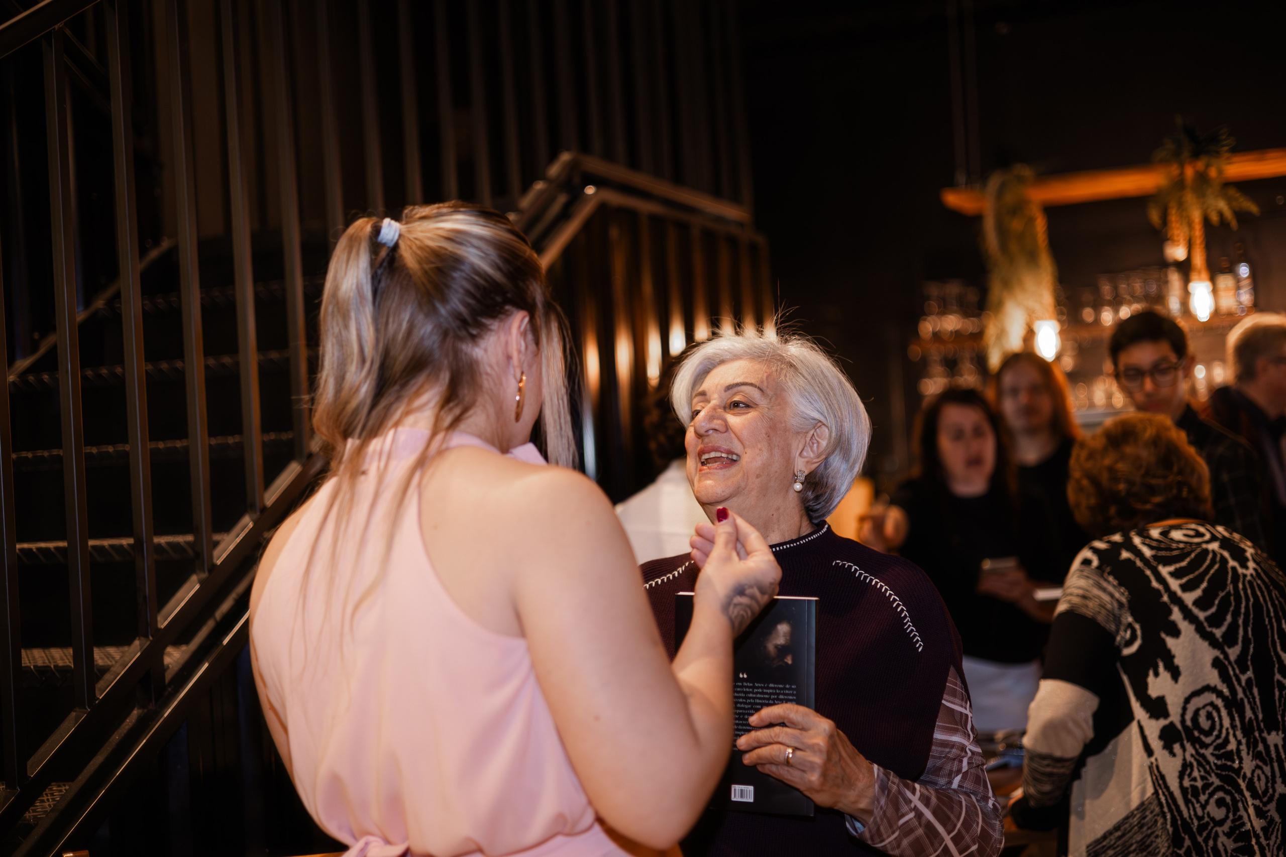 Lançamento de Livro Vivi Princival. Lumiere Filmes e Fotos
