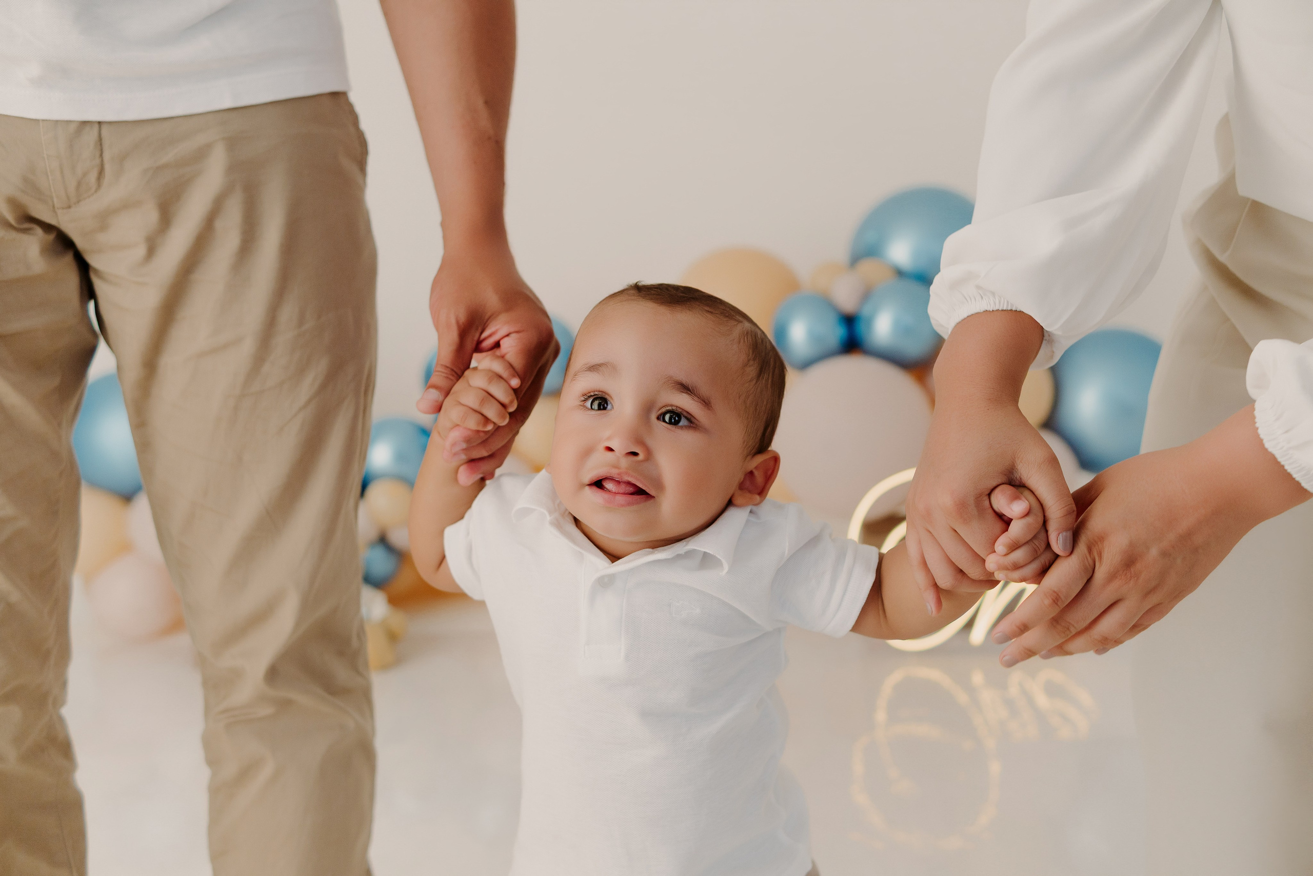 Ensaio de aniversário 1 ano de João| Fotografia Infantil em estúdio Vitória da Conquista. Estúdio Natani Fotografia