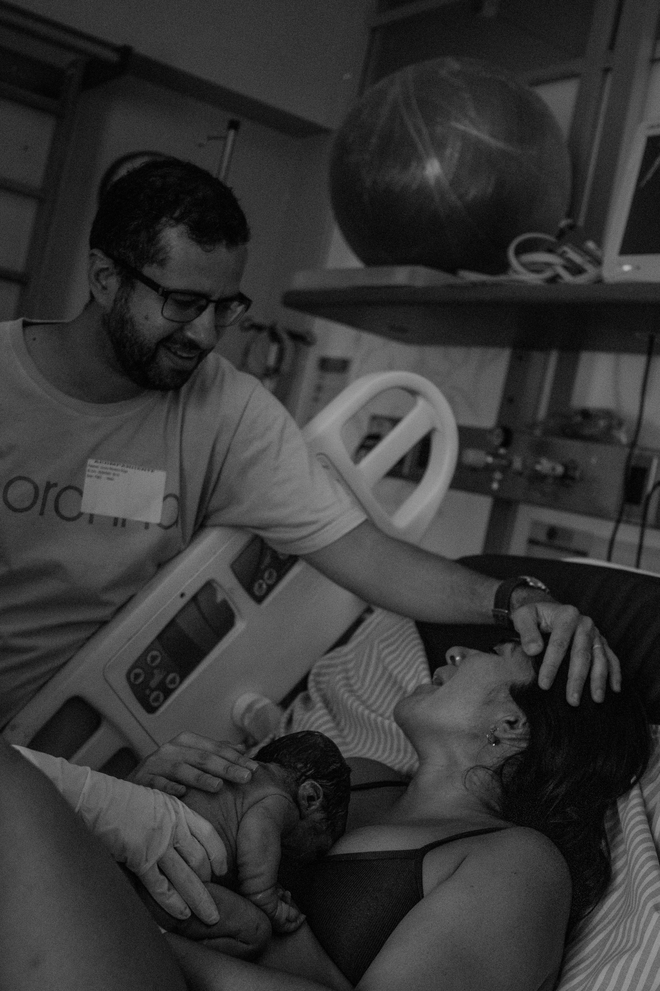 Nascimento Rael. Fotos e filme de partos & famílias