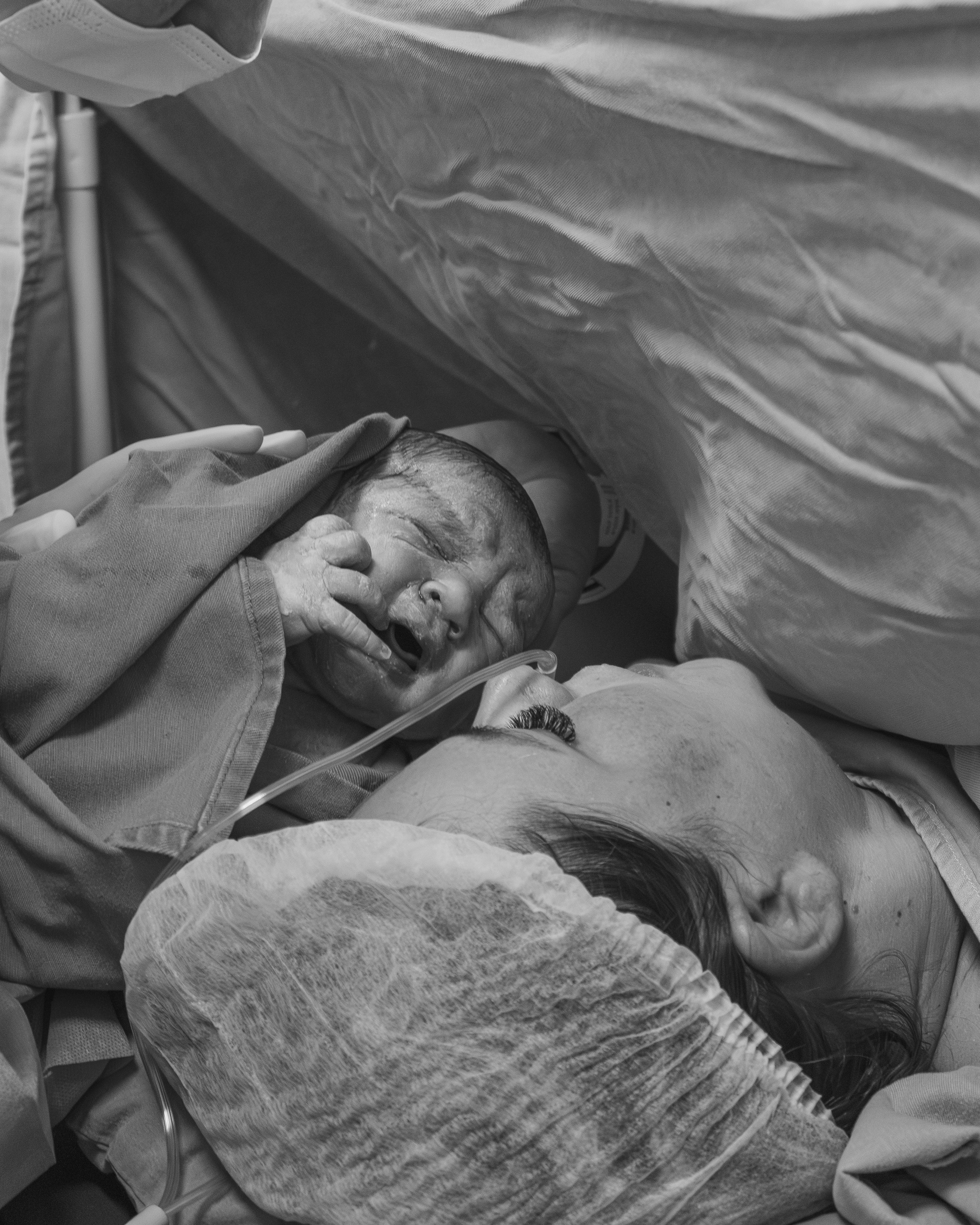 Fotografia de Parto em Sombrio. Registro de Nascimento. Oukla Estúdio