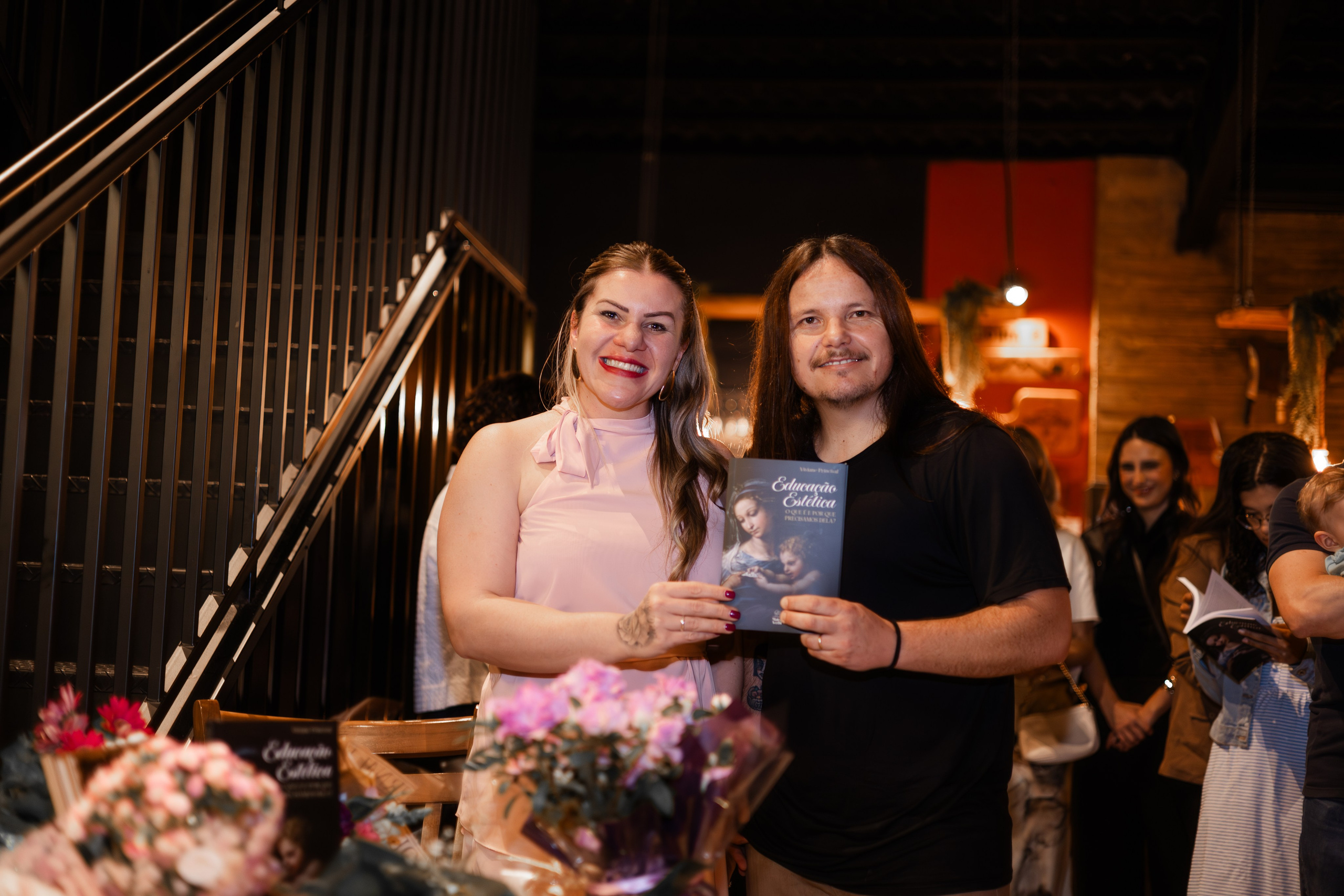 Lançamento de Livro Vivi Princival. Lumiere Filmes e Fotos