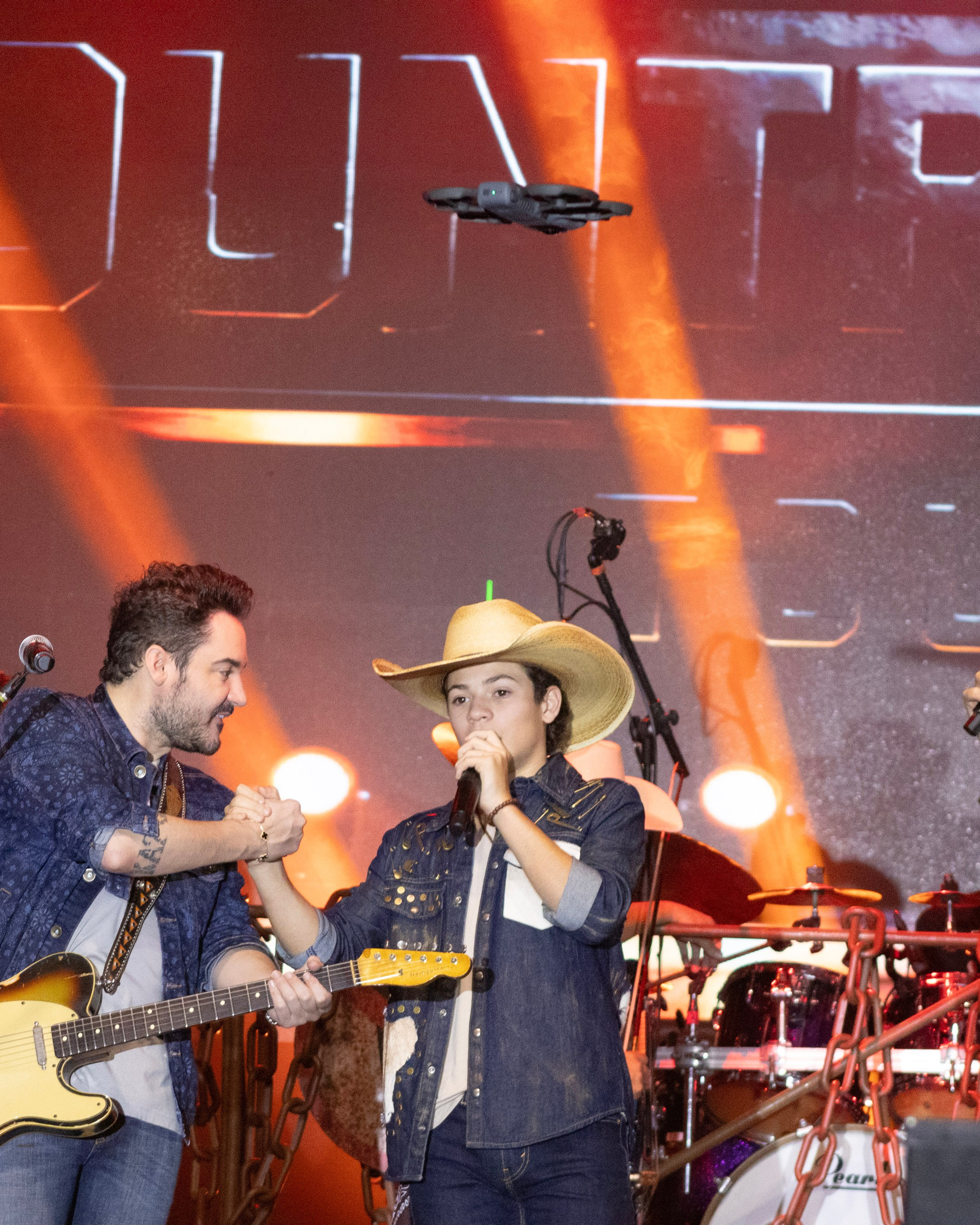 Show Fernando e Sorocaba part. esp. Samuel Sorocabinha