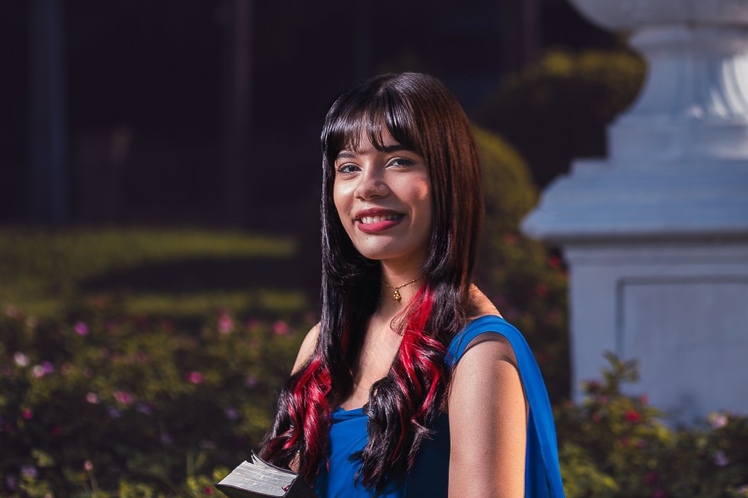 Ensaio fotográfico 15 anos debutante na praça do DMAE em Porto Alegre