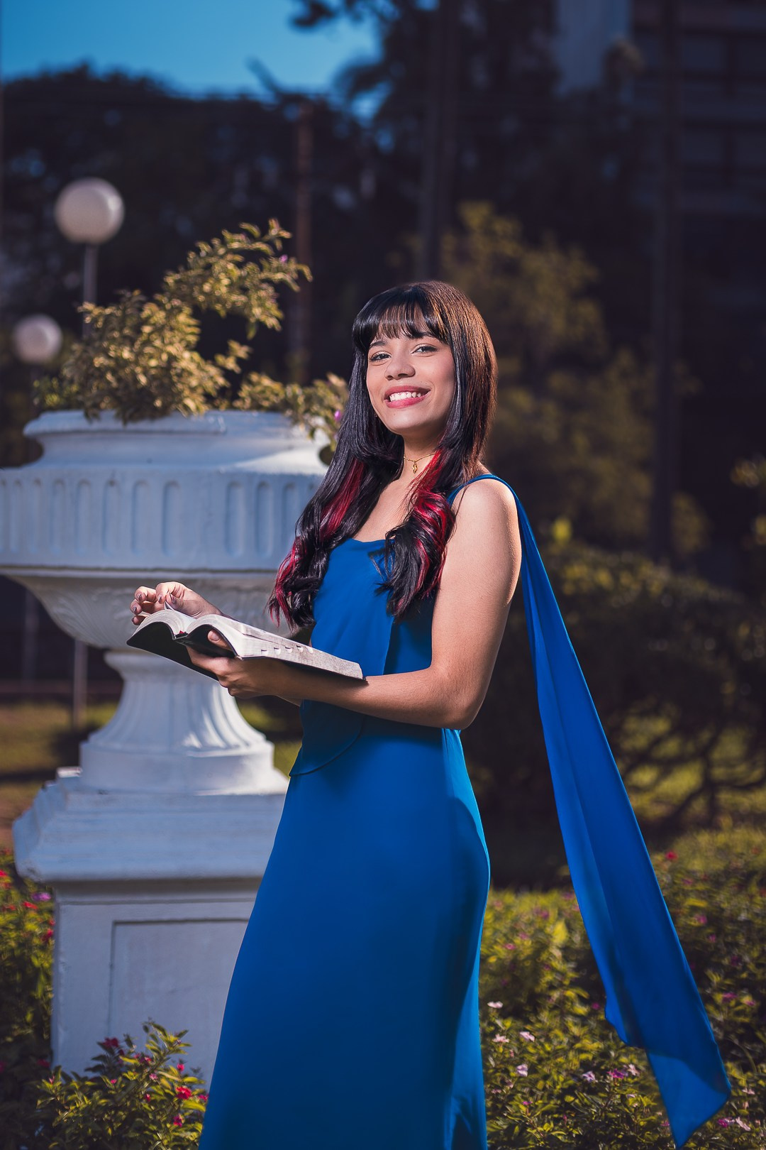 Ensaio fotográfico 15 anos debutante na praça do DMAE em Porto Alegre