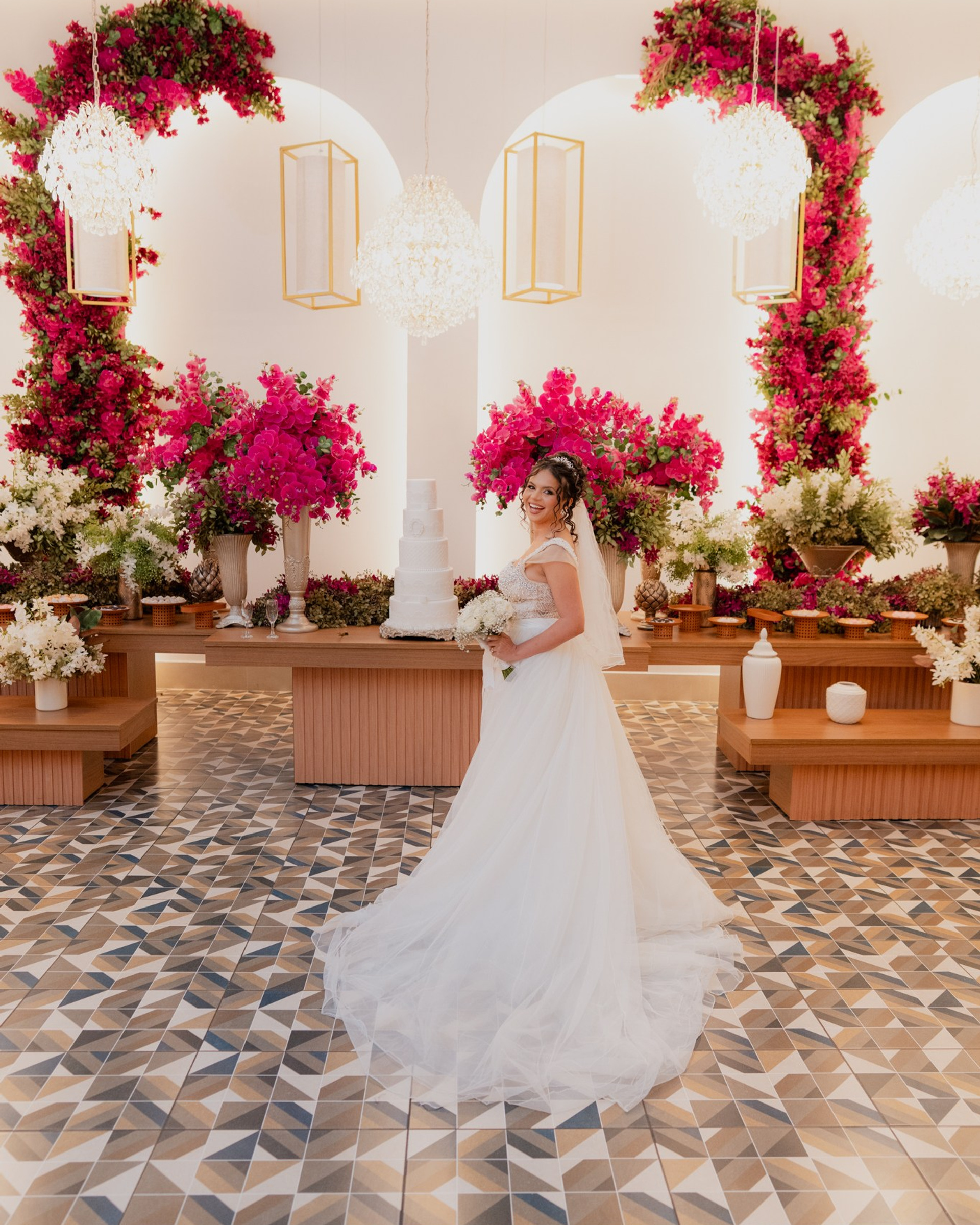 Karoll & Adrien | Lindo Casamento na Casa Helenya - Buffet Evento Perfeito