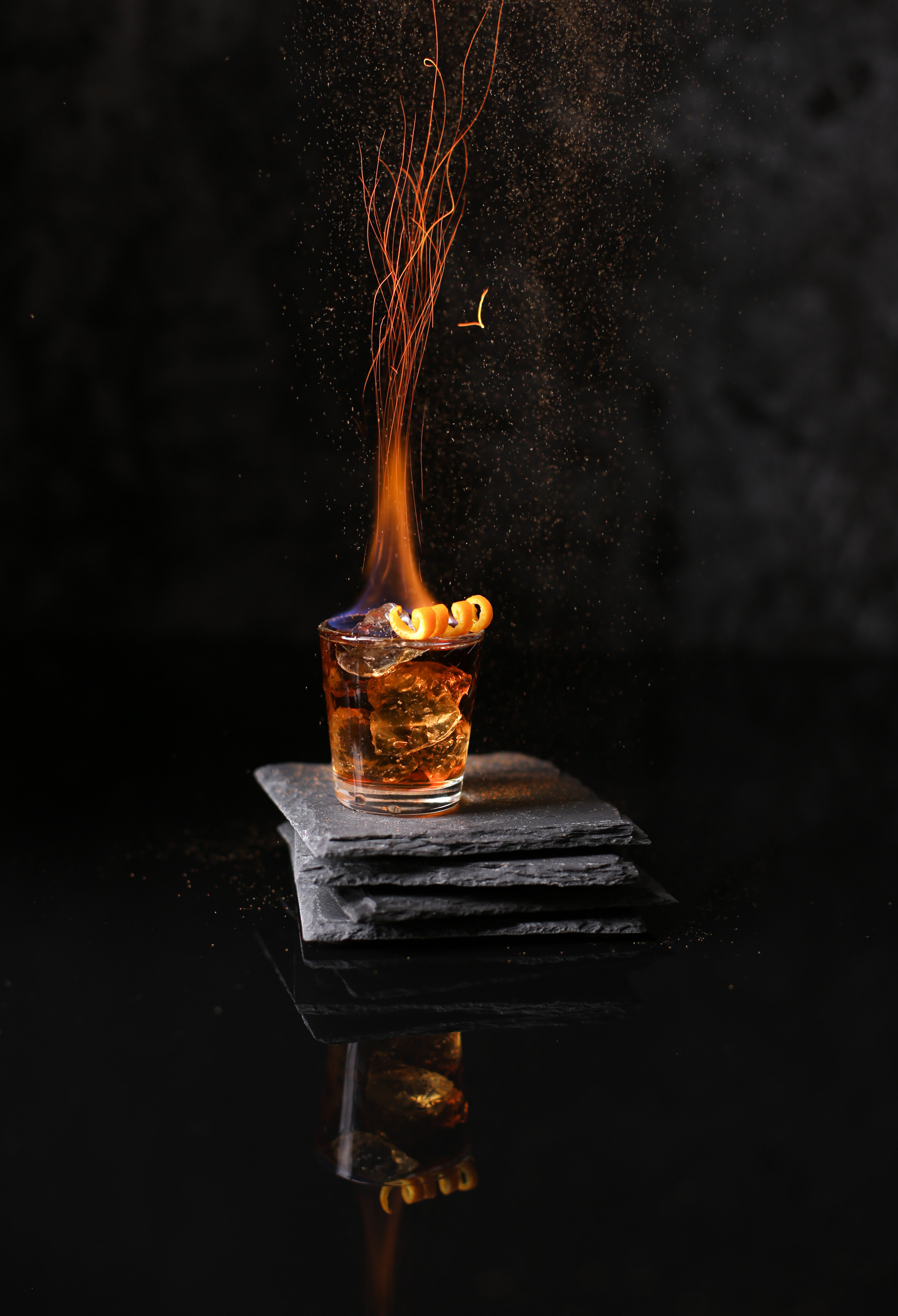 Coquetel, drink com chamas e efeitos. Cardapio para bares e restaurantes. 